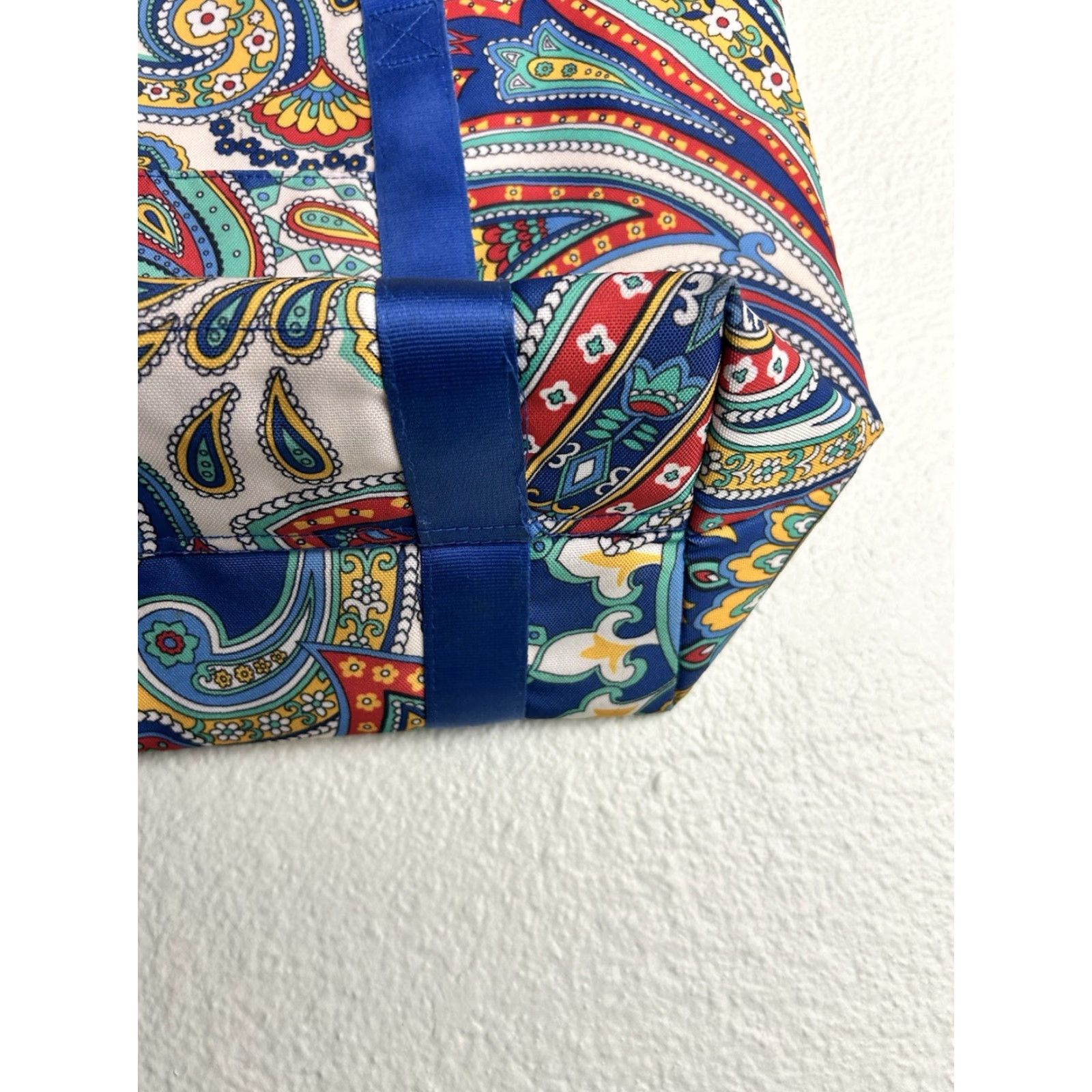 Vera Bradley Vera Bradley Color Tote Bag Marina Paisley Pattern Insulated 14.5x14x6 Multicolor Tote Unisex Adults Polyester Womens/Mens Size ONE SIZE - 5 Thumbnail
