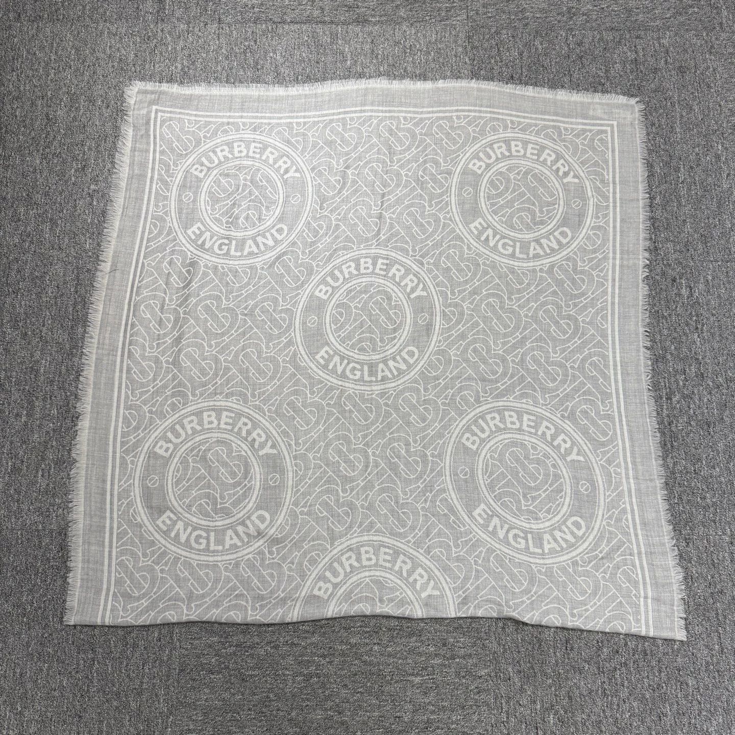 Burberry Burberry Metal Montage Cashmere Scarf 98NWT Stain Size ONE SIZE - 2 Thumbnail