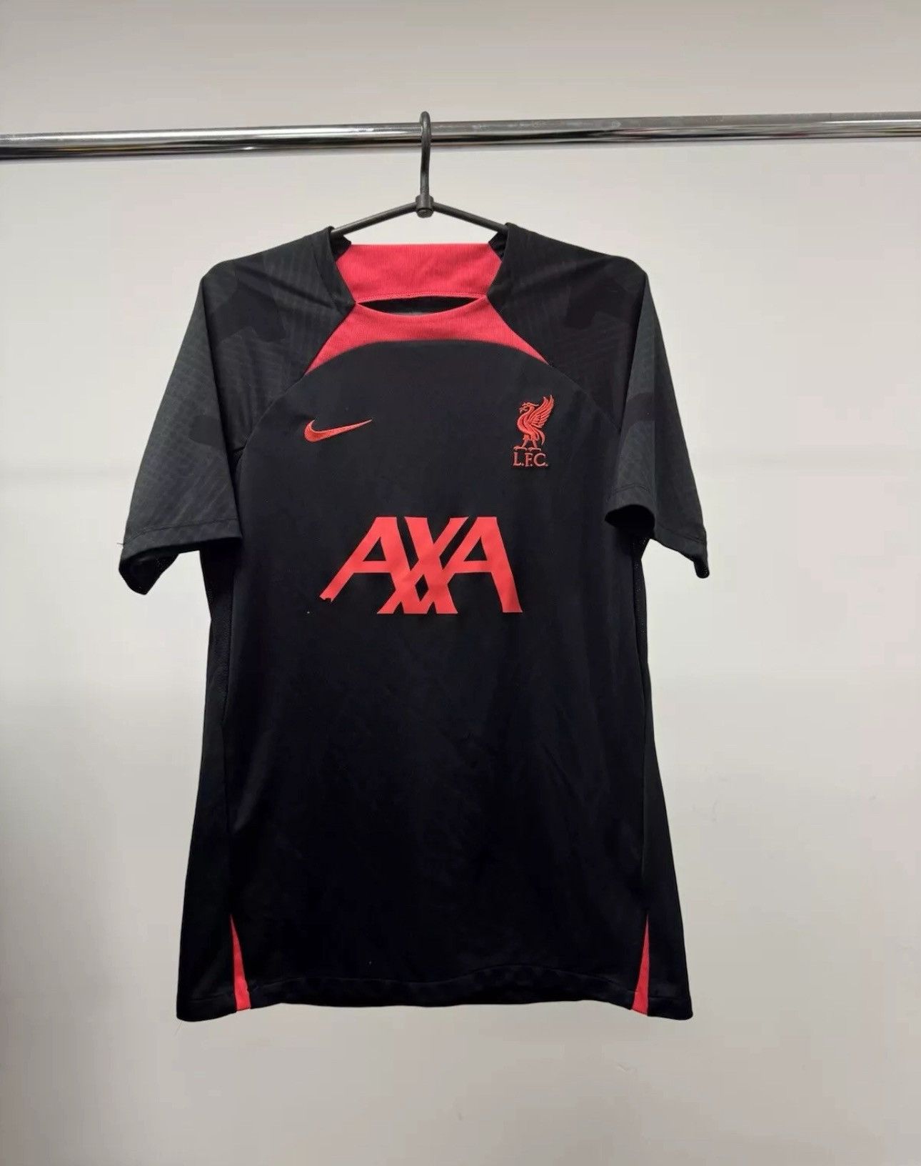 Nike NIKE LIVERPOOL 2022 2023 TRAINING SHIRT FOOTBALL SOCCER Size US M / EU 48-50 / 2 - 1 Thumbnail