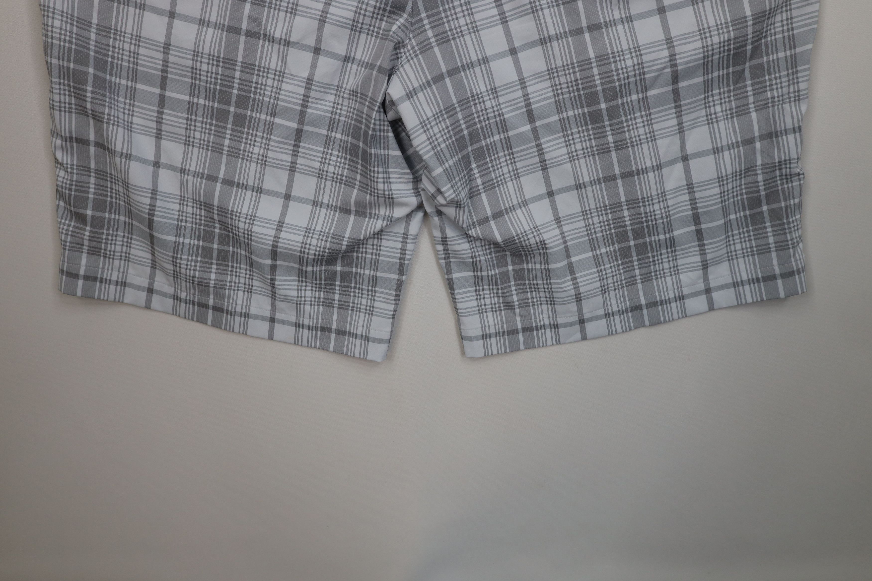 Nike Nike Golf Tech Flat Front Golfing Chino Shorts Gray Plaid Size US 40 / EU 56 - 10 Thumbnail