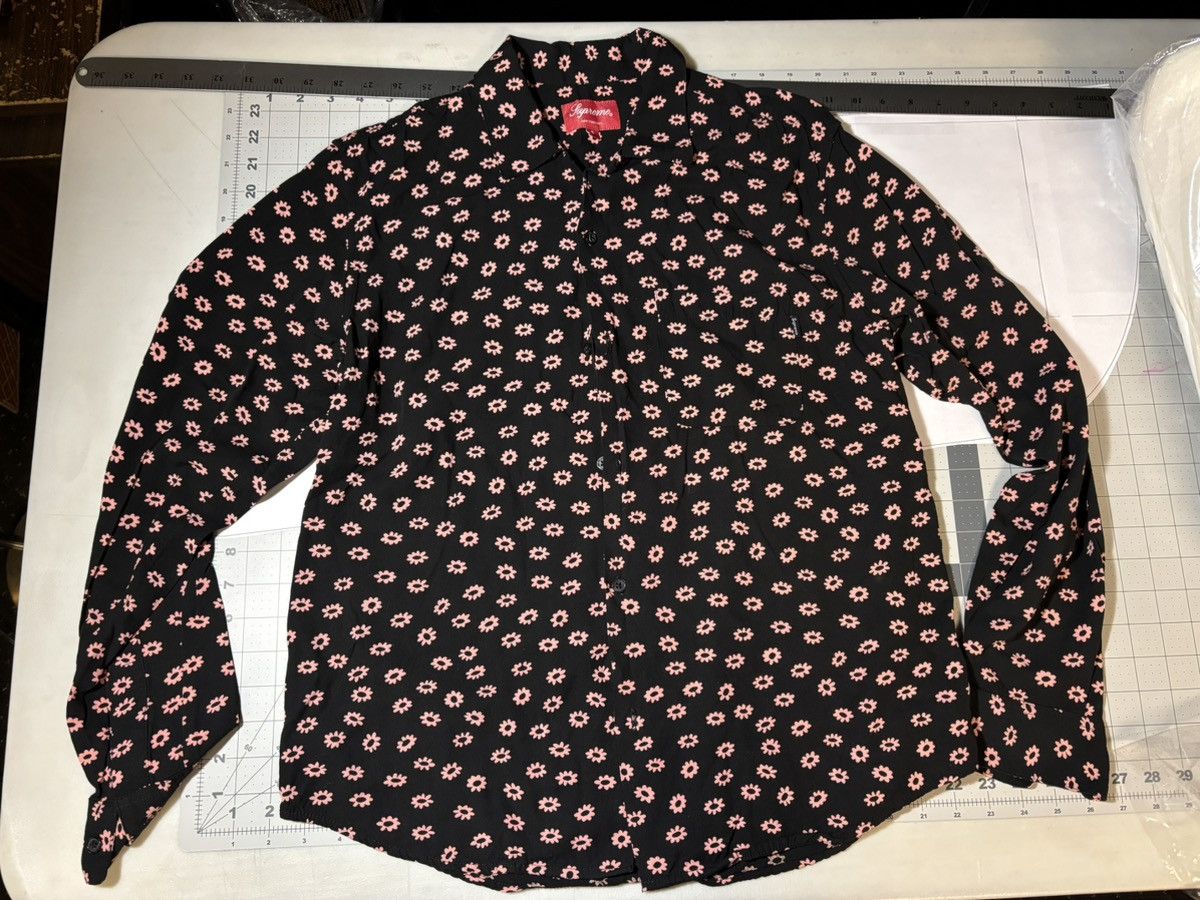 Supreme Supreme daisy rayon black/pink Size US S / EU 44-46 / 1 - 1 Thumbnail