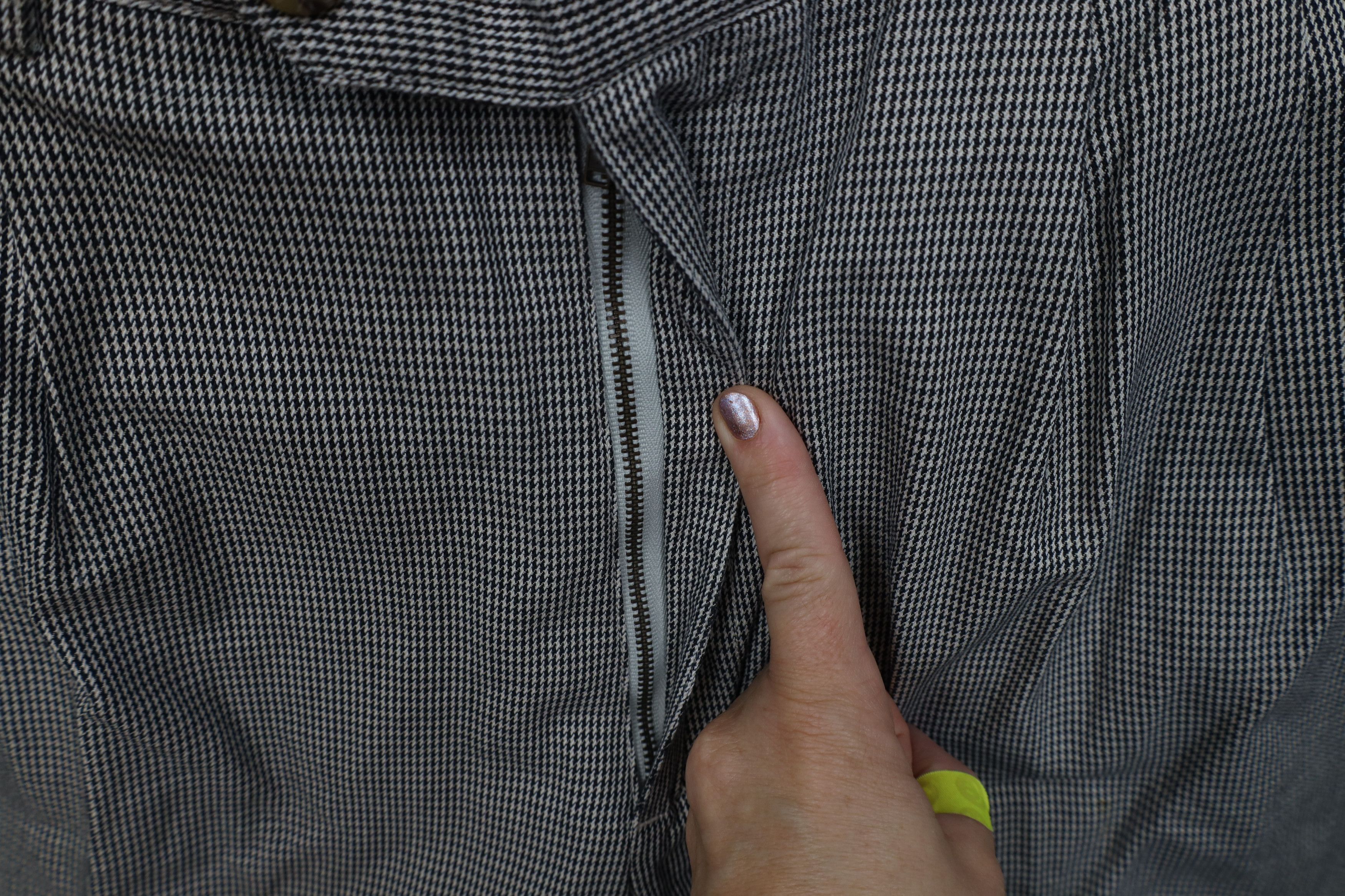 Vintage Vintage 90s Streetwear Pleated Cuffed Wide Leg Chino Pants Size US 34 / EU 50 - 6 Thumbnail
