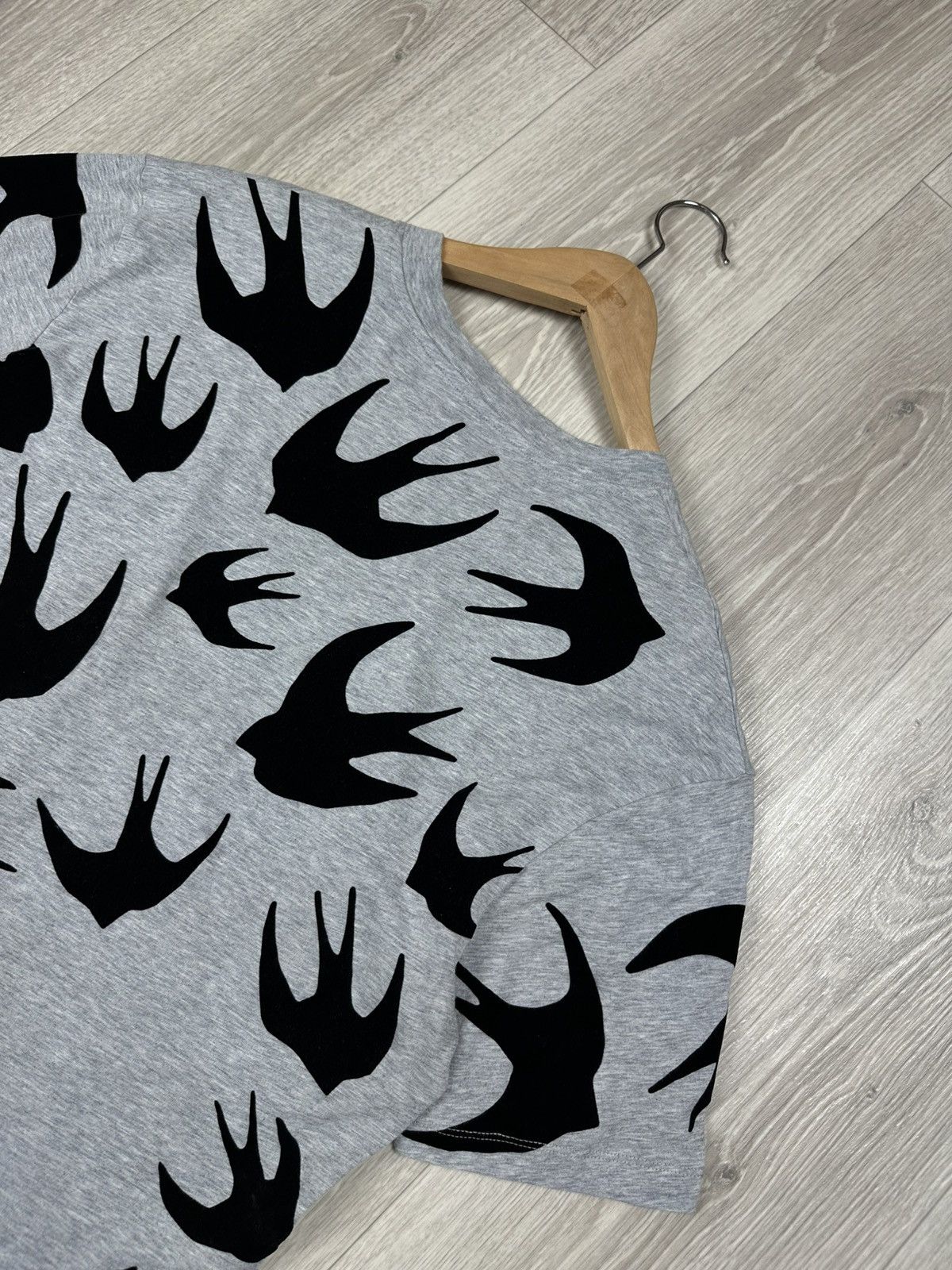 Alexander McQueen Alexander McQueen Bird Graphic T-Shirt Size M Size US M / EU 48-50 / 2 - 9 Thumbnail
