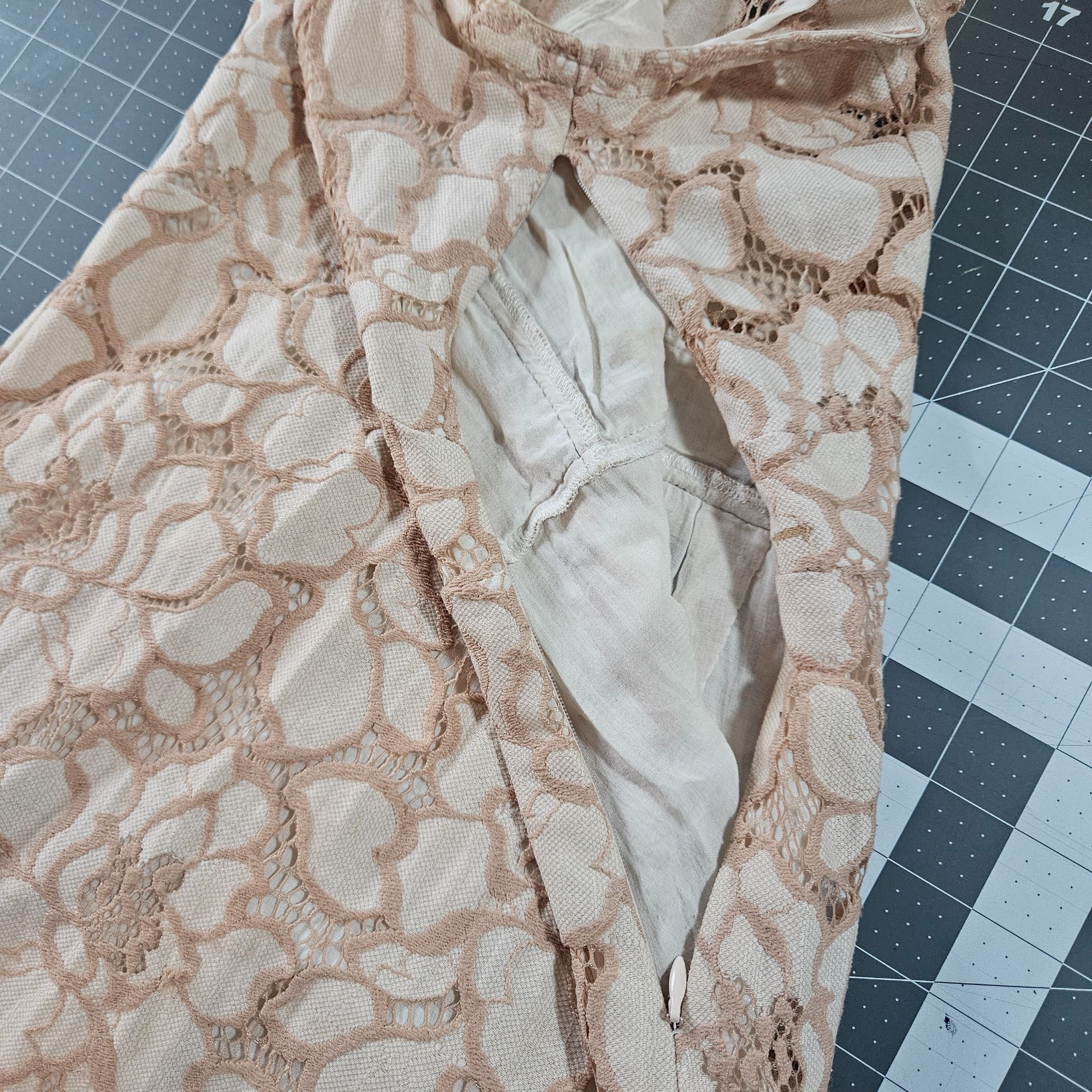 Free People Free People Lace Mini Dress Beige XS Feminine Romantic Boho Size XS / US 0-2 / IT 36-38 - 14 Thumbnail