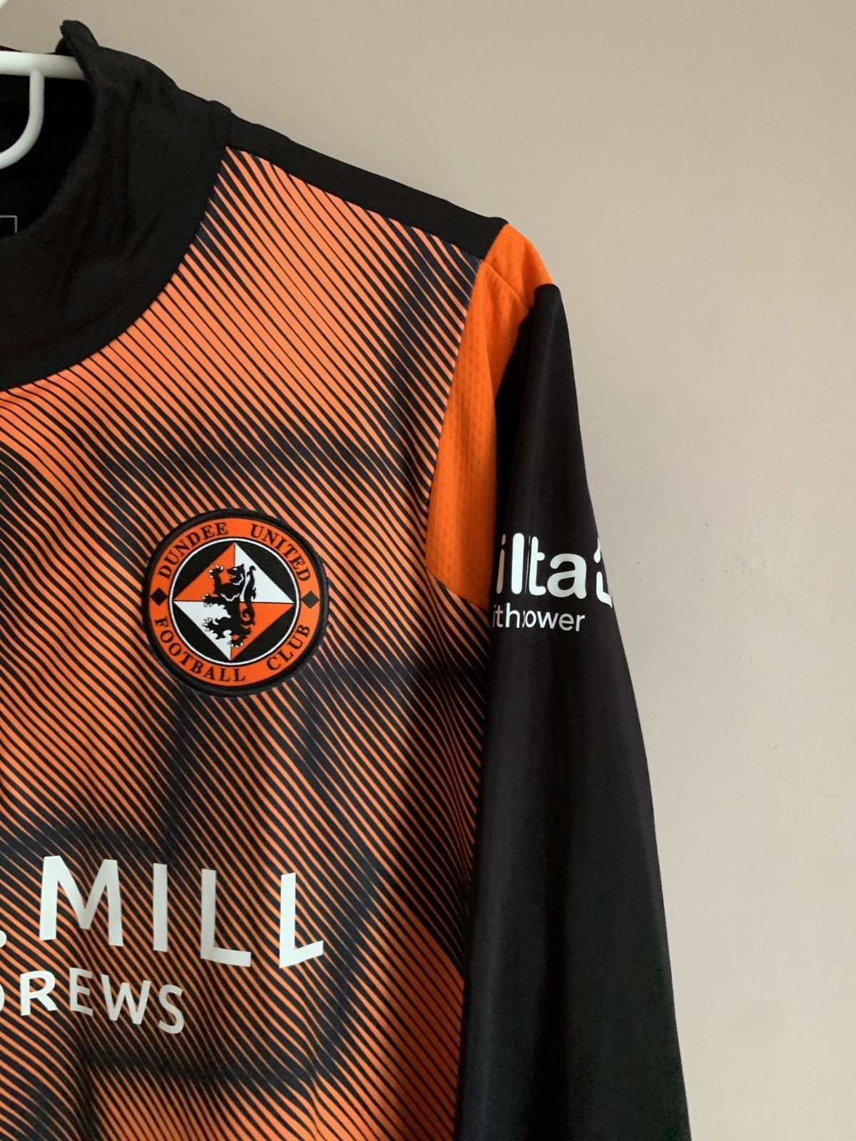 Macron Dundee United 1/3 Football Long Sleeve Shirt Macron Soccer L Size US L / EU 52-54 / 3 - 4 Thumbnail