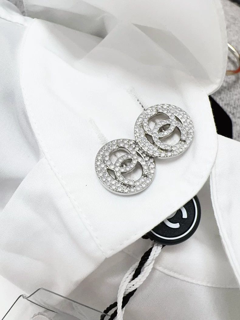 Chanel Chanel 20p White Bow Diamond Button Shirt Size M / US 6-8 / IT 42-44 - 4 Thumbnail