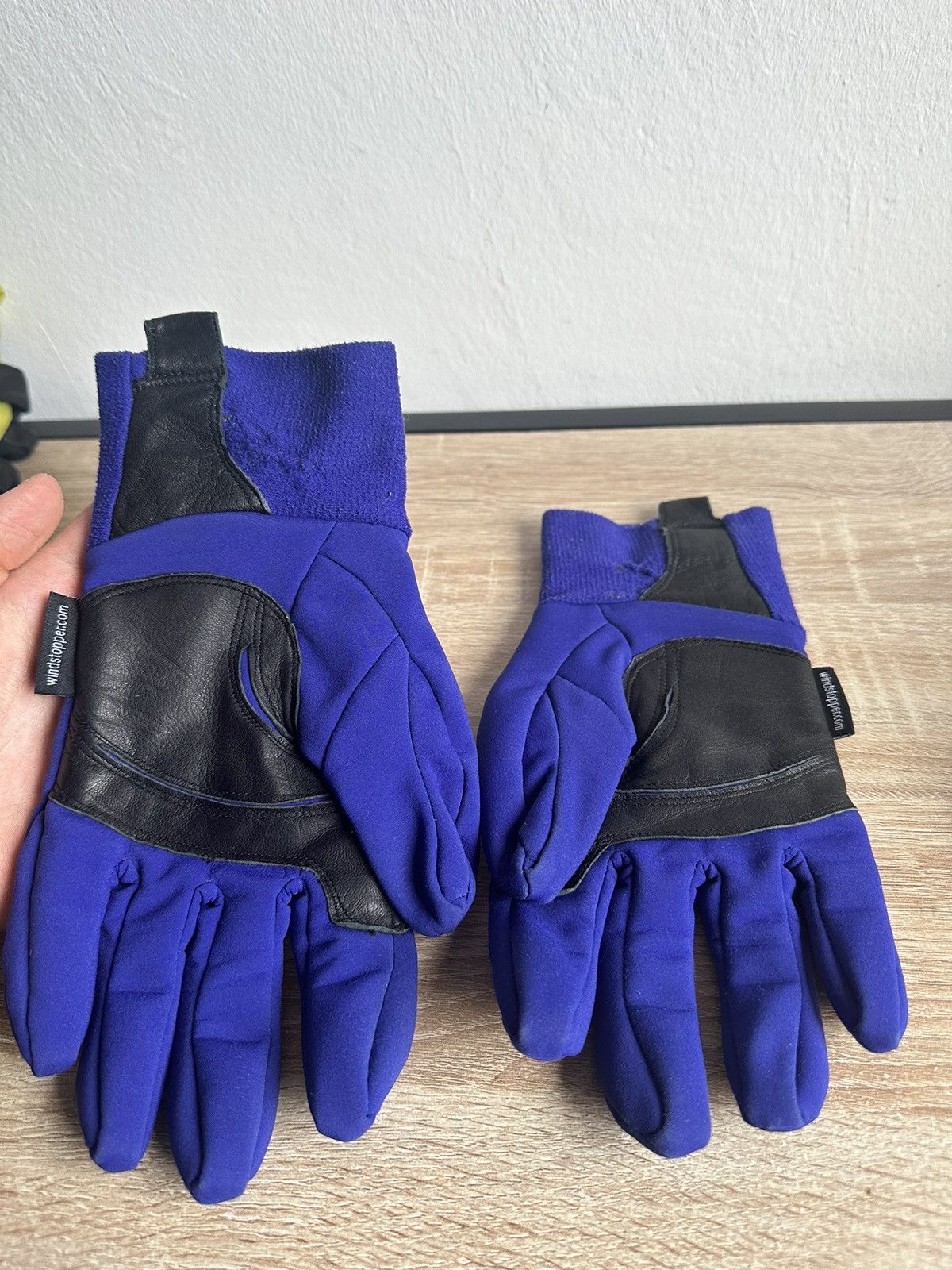 Arc'teryx Arzteryx Gloves Size 32 - 2 Thumbnail