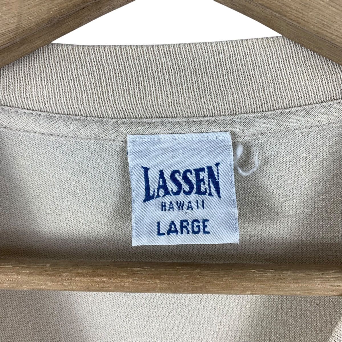 Vintage Vintage 90s LASSEN Surfing big logo tee Size US L / EU 52-54 / 3 - 4 Thumbnail