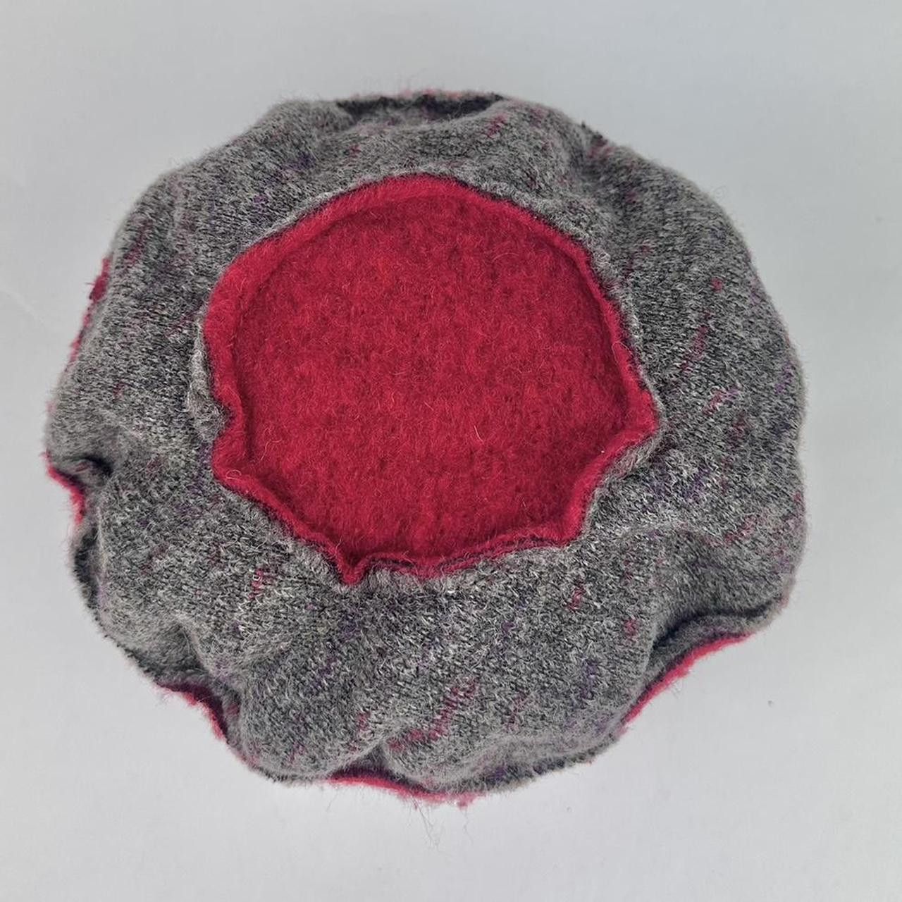 Vintage ASTROBOI* 'Soufflé' Red & Grey Pleated Beanie Size ONE SIZE - 4 Thumbnail
