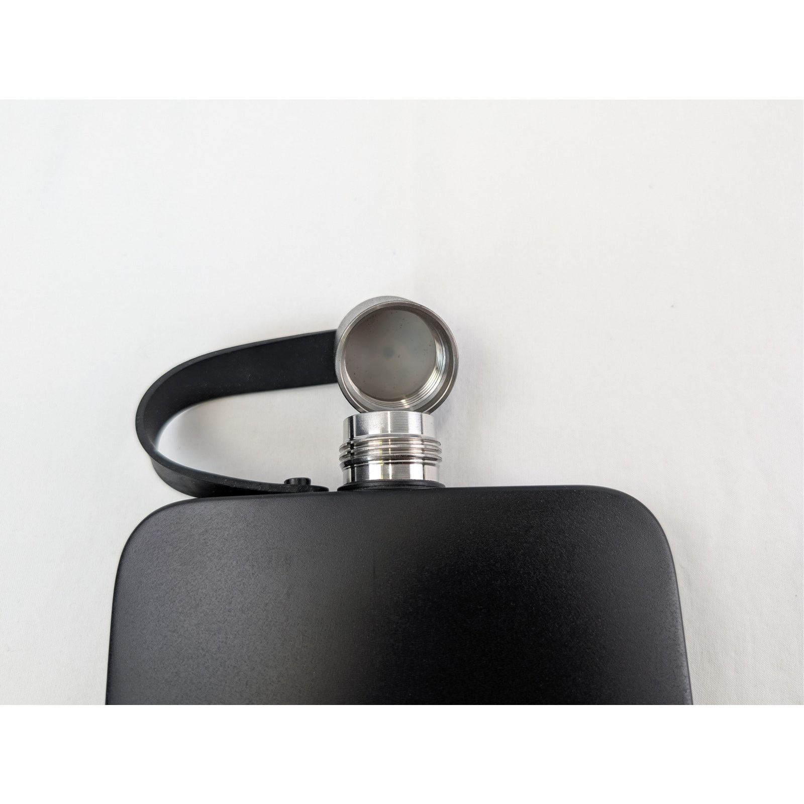 Balenciaga o1rshd1 Q:4 / Size: OS / H2O Water Bottle in Black Size ONE SIZE - 16 Thumbnail