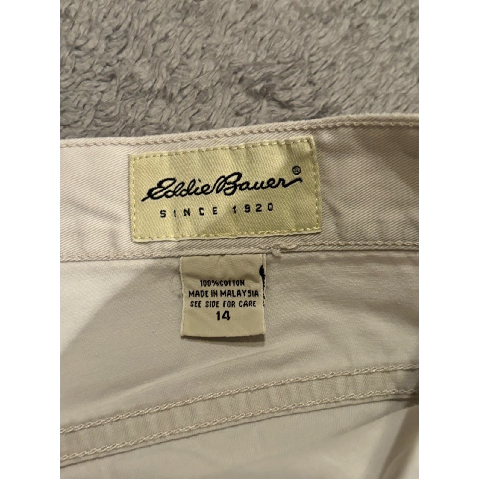 Eddie Bauer Eddie Bauer Chino Shorts Womens 14 Khaki Beige Flat Front Active Hiking Camping Size 36" / US 14 / IT 50 - 2 Thumbnail