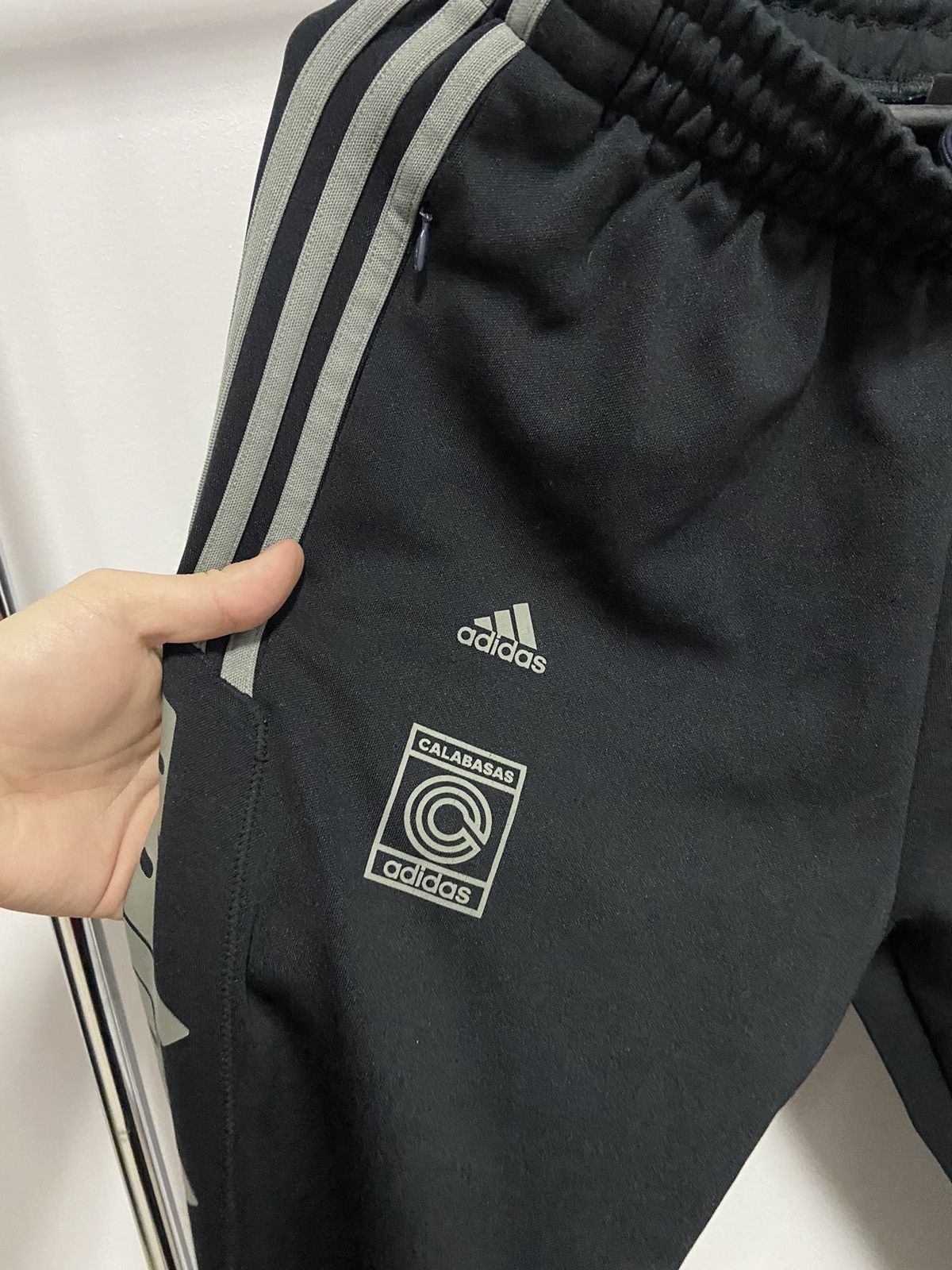 Adidas × Kanye West Adidas Kanye west calabasas sweatpants striped big logo Size US 30 / EU 46 - 4 Thumbnail