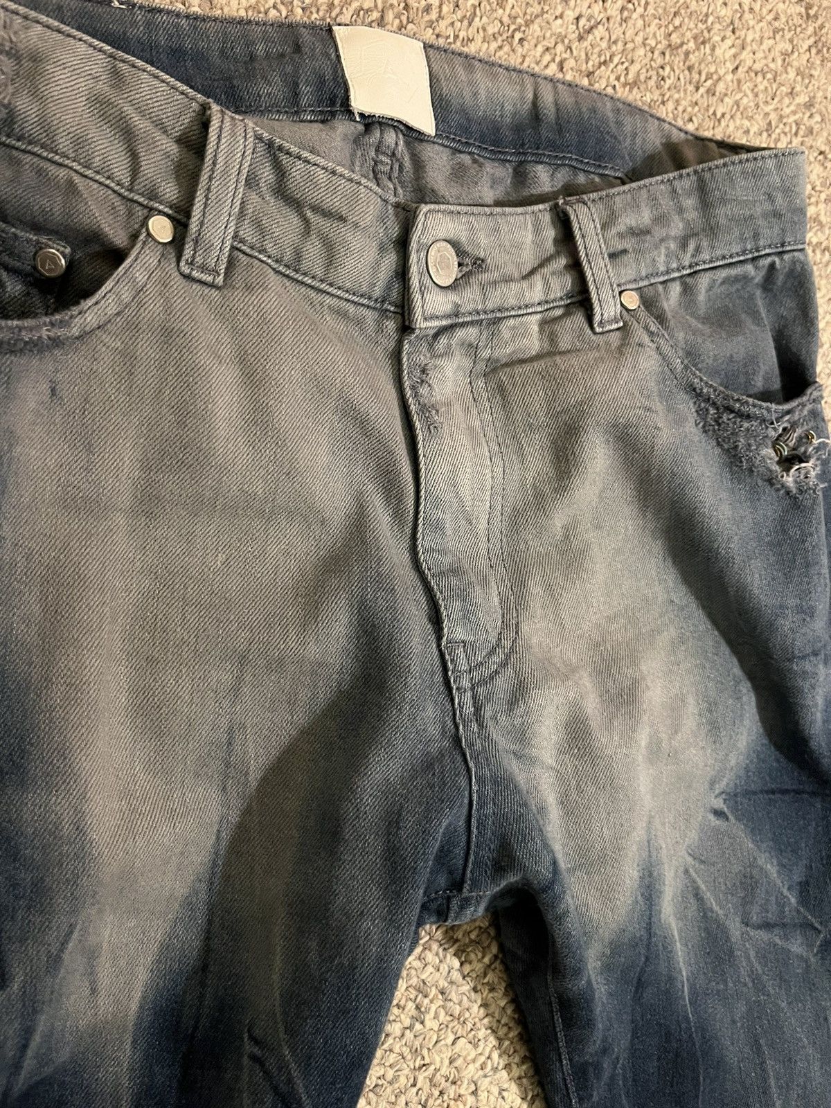 Alchemist Alchemist Sky Fallin Jeans with piercings distressing 31 Size US 31 - 3 Thumbnail