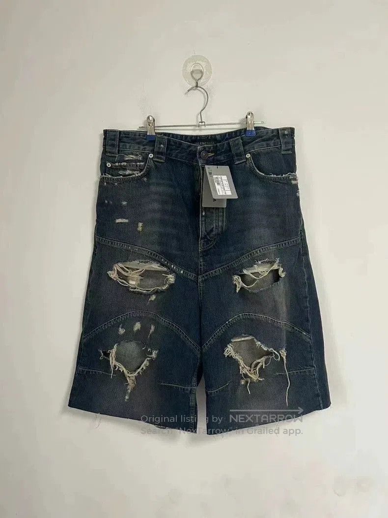 Balenciaga Balenciaga Distressed Denim Shorts. Size US 26 / EU 42 - 1 Thumbnail