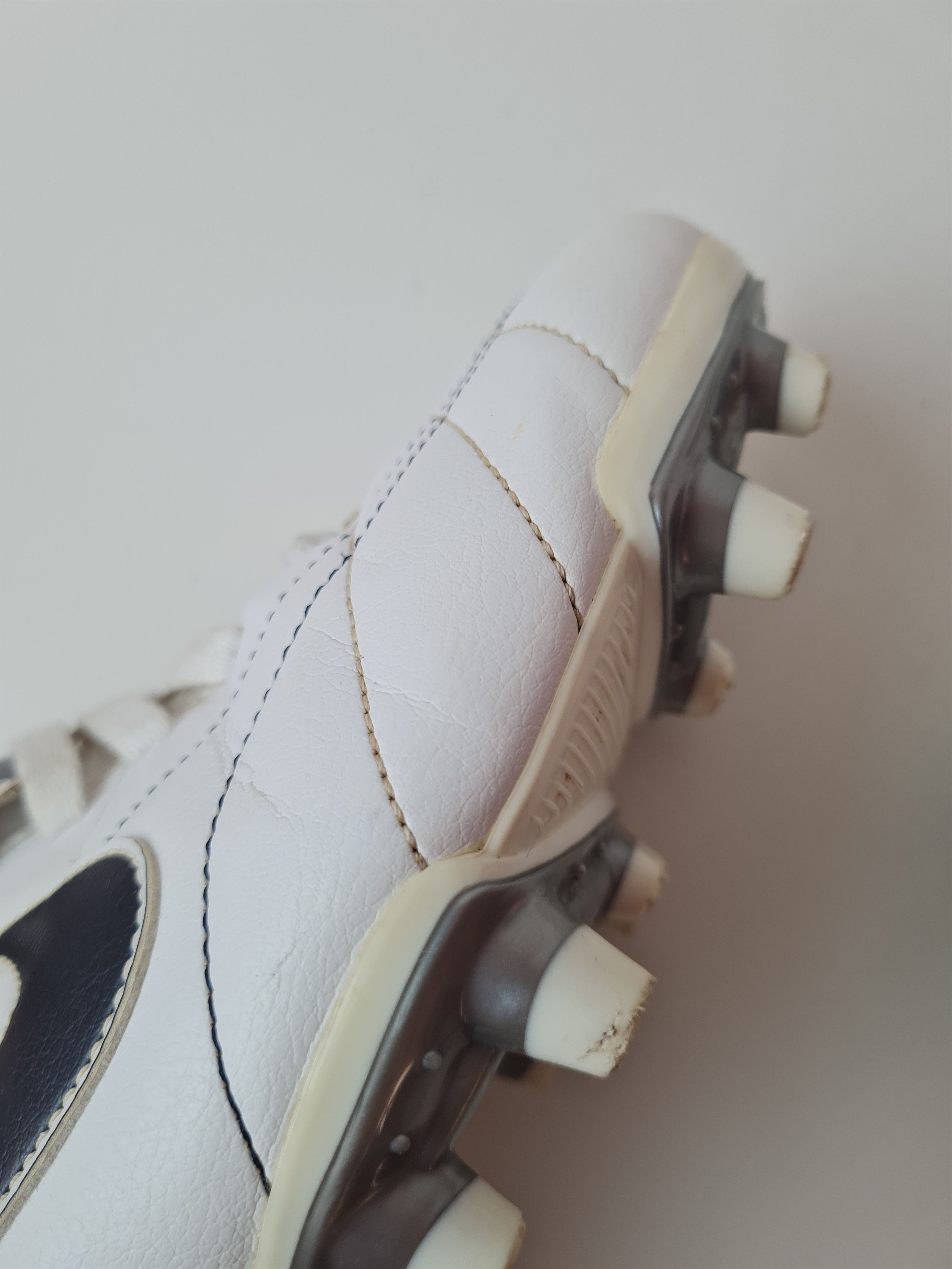Nike Vintage Nike Tiempo Natural VT soccer cleats shoes size 44 Size US 11 / EU 44 - 9 Thumbnail