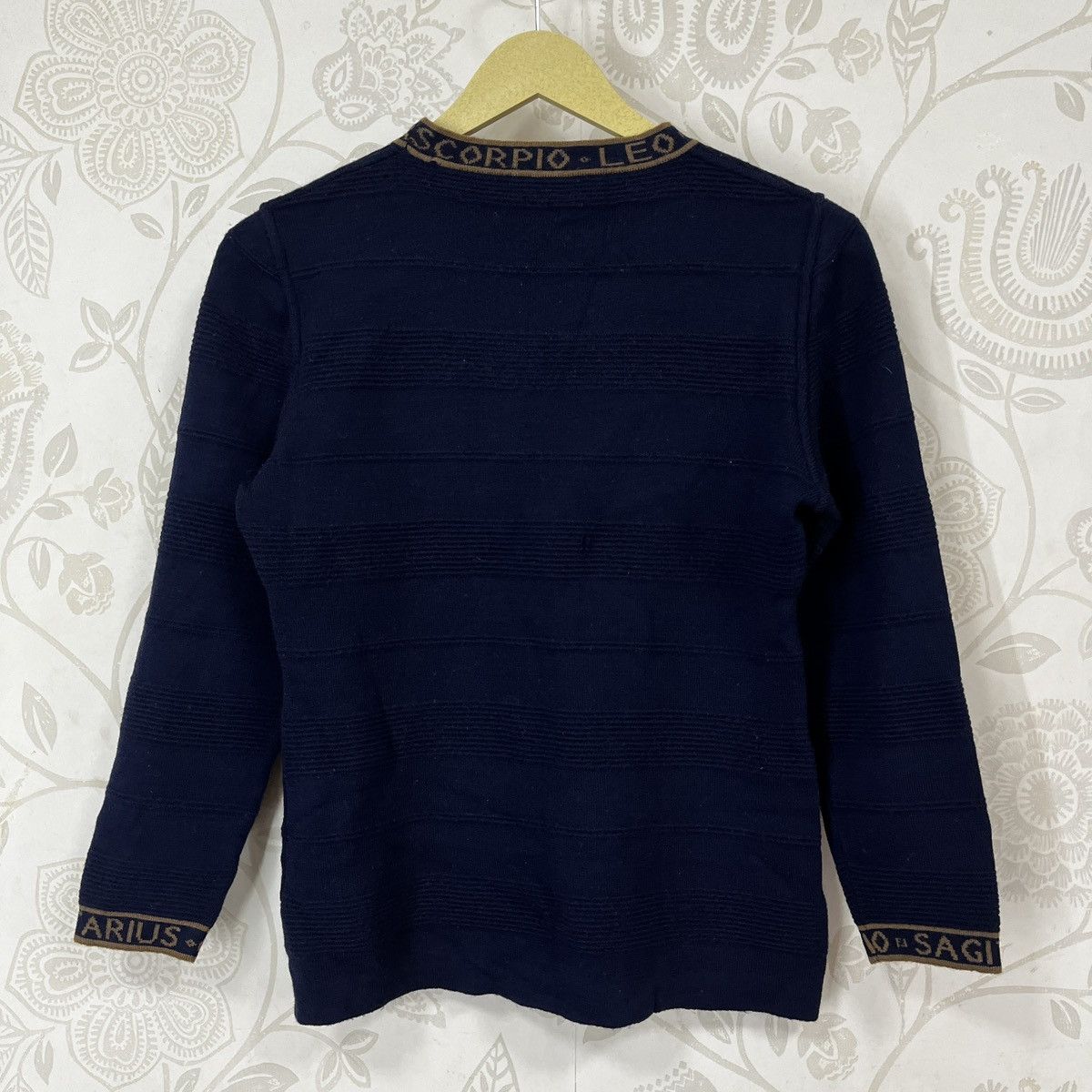 Fendi × Vintage Distressed FENDI Ripped Vintage Knitwear Sweater Size US S / EU 44-46 / 1 - 4 Thumbnail
