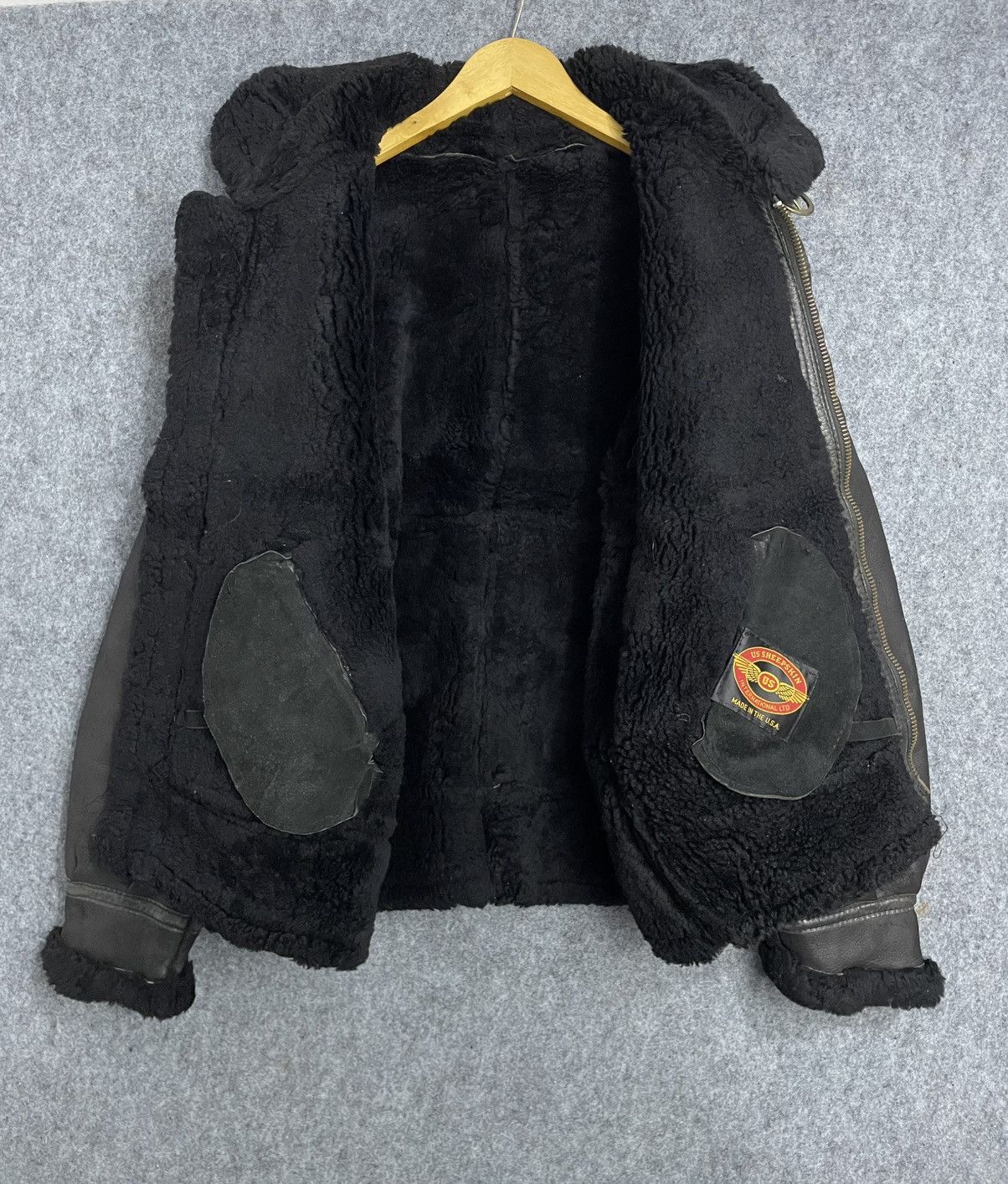 Leather US SHEEPSKIN B-3 Leather Jacket Size US L / EU 52-54 / 3 - 4 Thumbnail