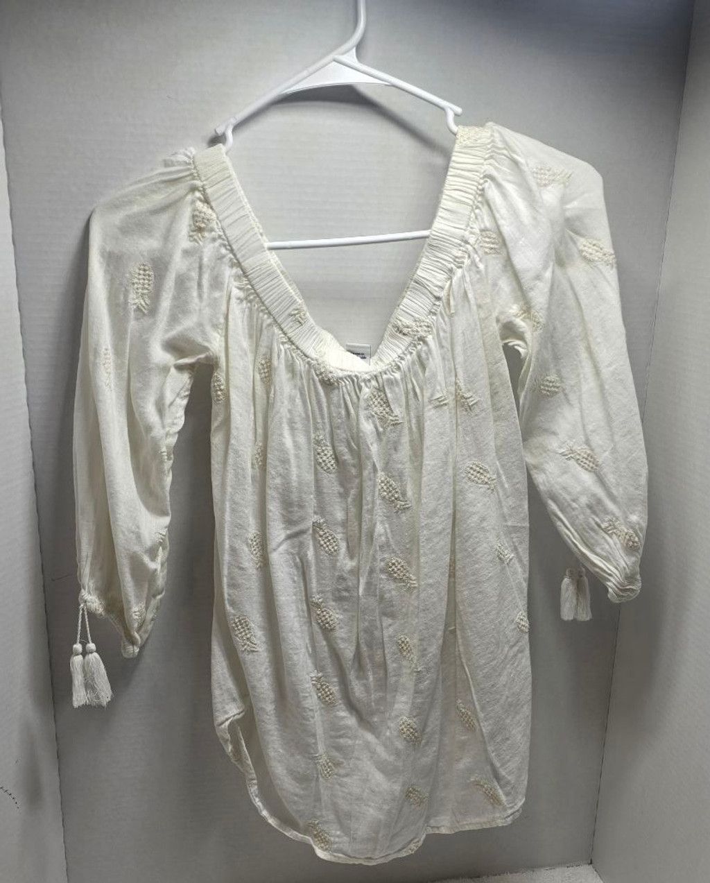 Old Navy Women's Old Navy White Embroidered Blouse XS Size XS / US 0-2 / IT 36-38 - 1 Thumbnail