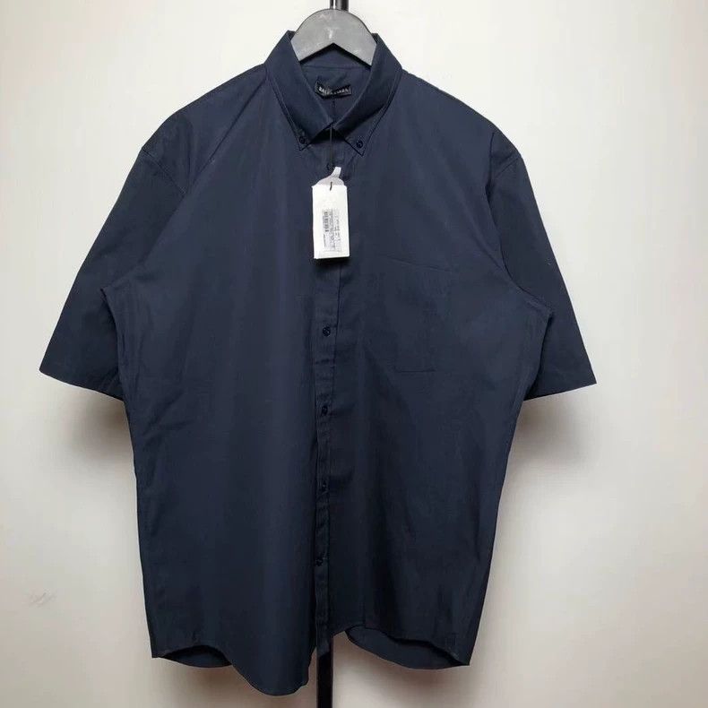 Balenciaga Balenciaga size 39 Navy Blue Back Letter Short Sleeve Shir Size US M / EU 48-50 / 2 - 2 Thumbnail