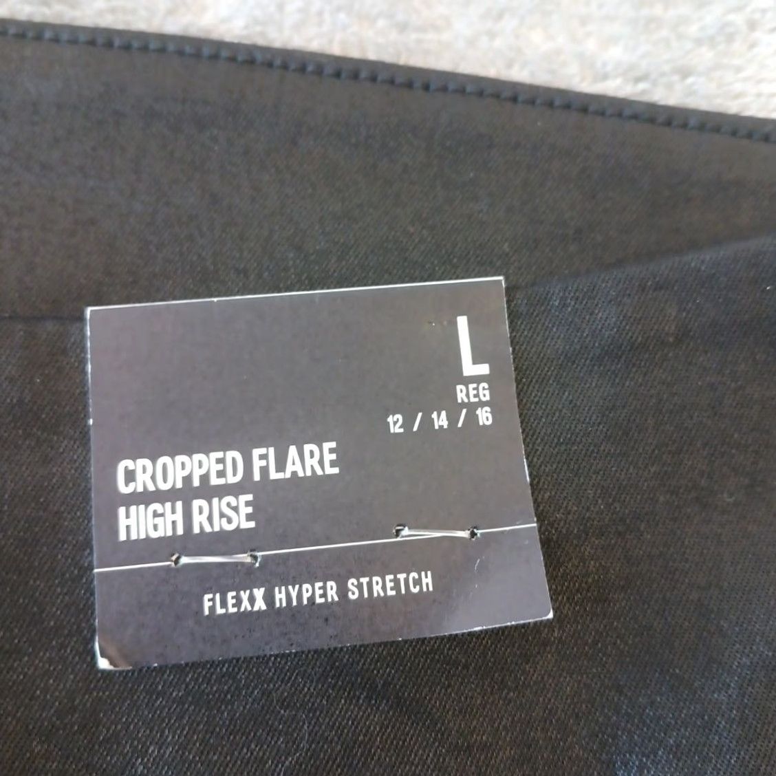 Express Express Cropped Pants Womens Large Black Pull On High Rise Flared 32x26 Pants Womens Express Size 36" / US 14 / IT 50 - 4 Thumbnail