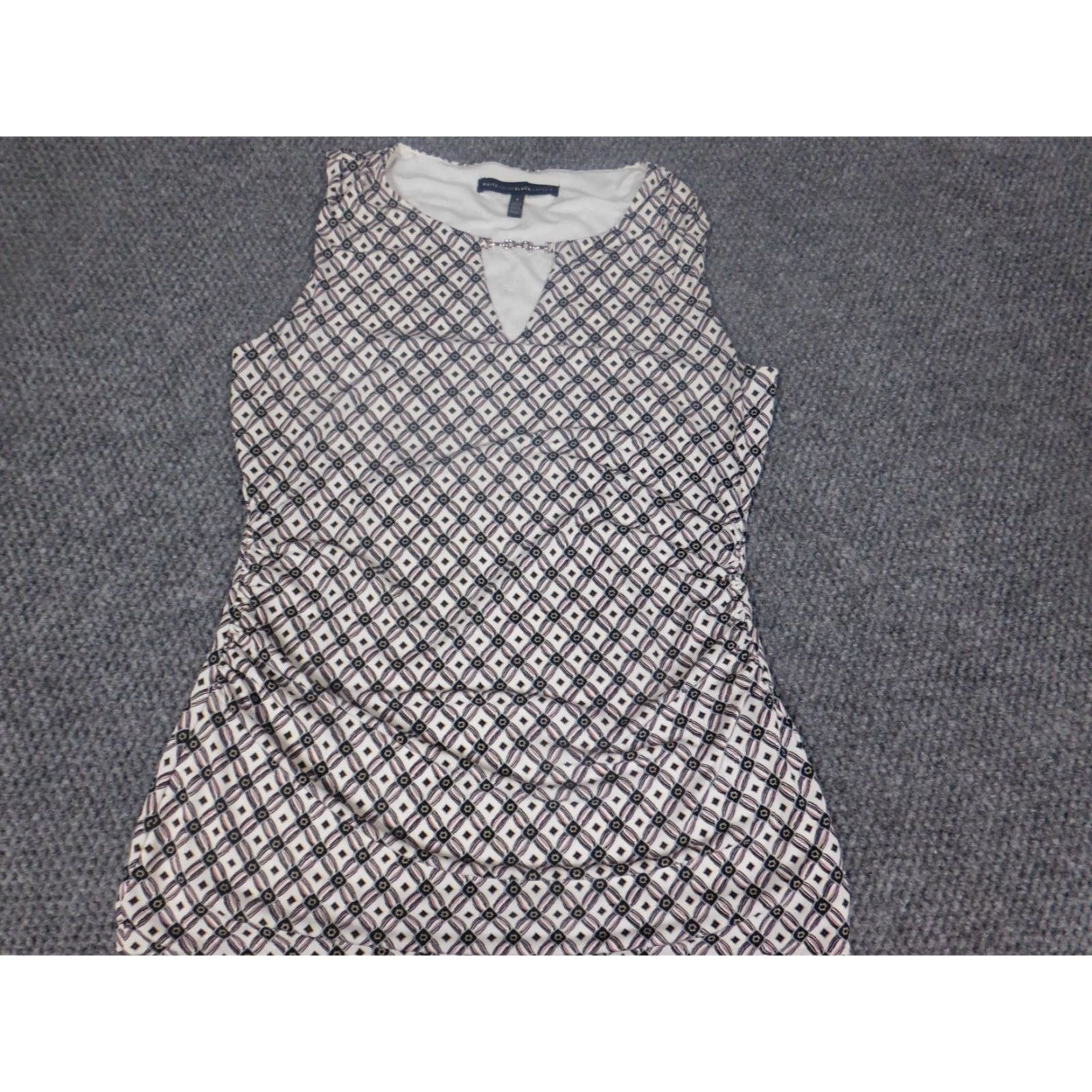 White House Black Market White House Black Market Blouse Womens Small White pullover stretch embellishments Crew Neck Sleeveless Casual Rayon Multicolor Regular Size S Womens Size S / US 4 / IT 40 - 3 Thumbnail