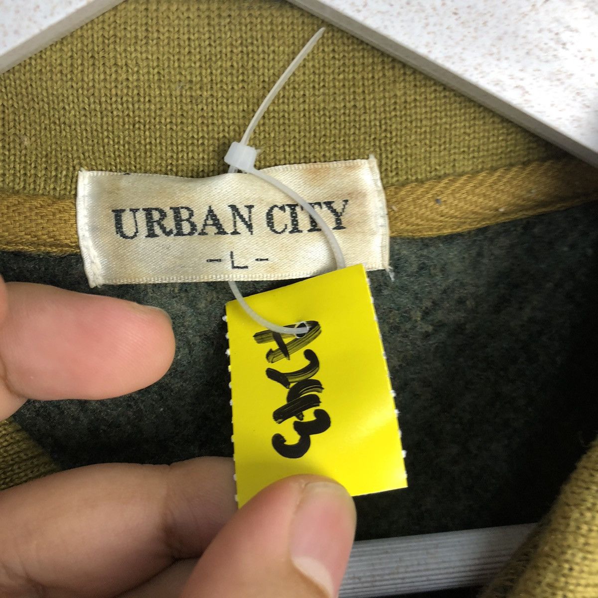 Vintage Urban City Green vintage art Knitwear #A243 Size US M / EU 48-50 / 2 - 10 Thumbnail
