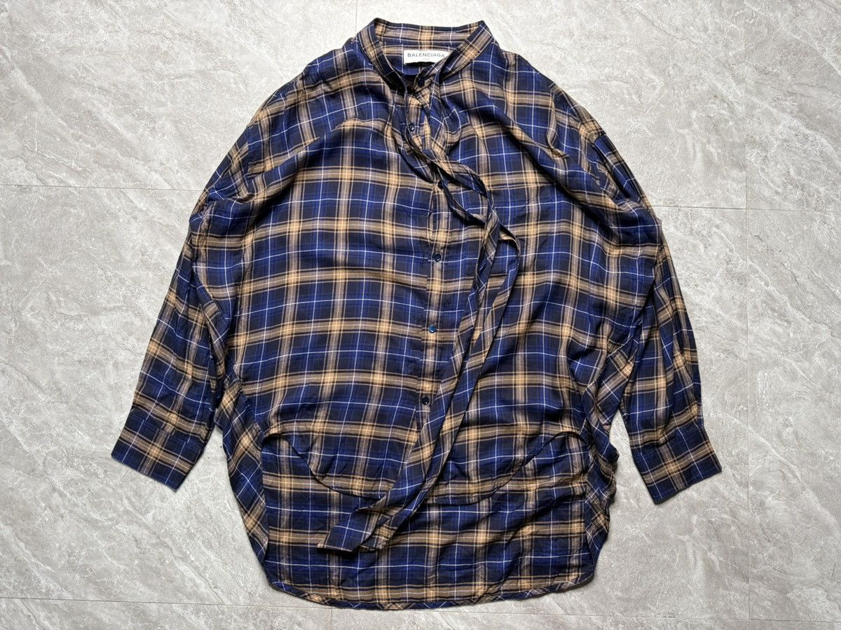 Balenciaga Balenciaga By Demna Gvasalia Back Logo Plaid Buttondown Size XS / US 0-2 / IT 36-38 - 2 Thumbnail