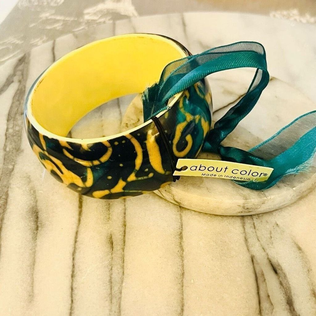 Jewelry About Color Bangle Bracelet Teal and Cream Acrylic Size ONE SIZE - 1 Thumbnail