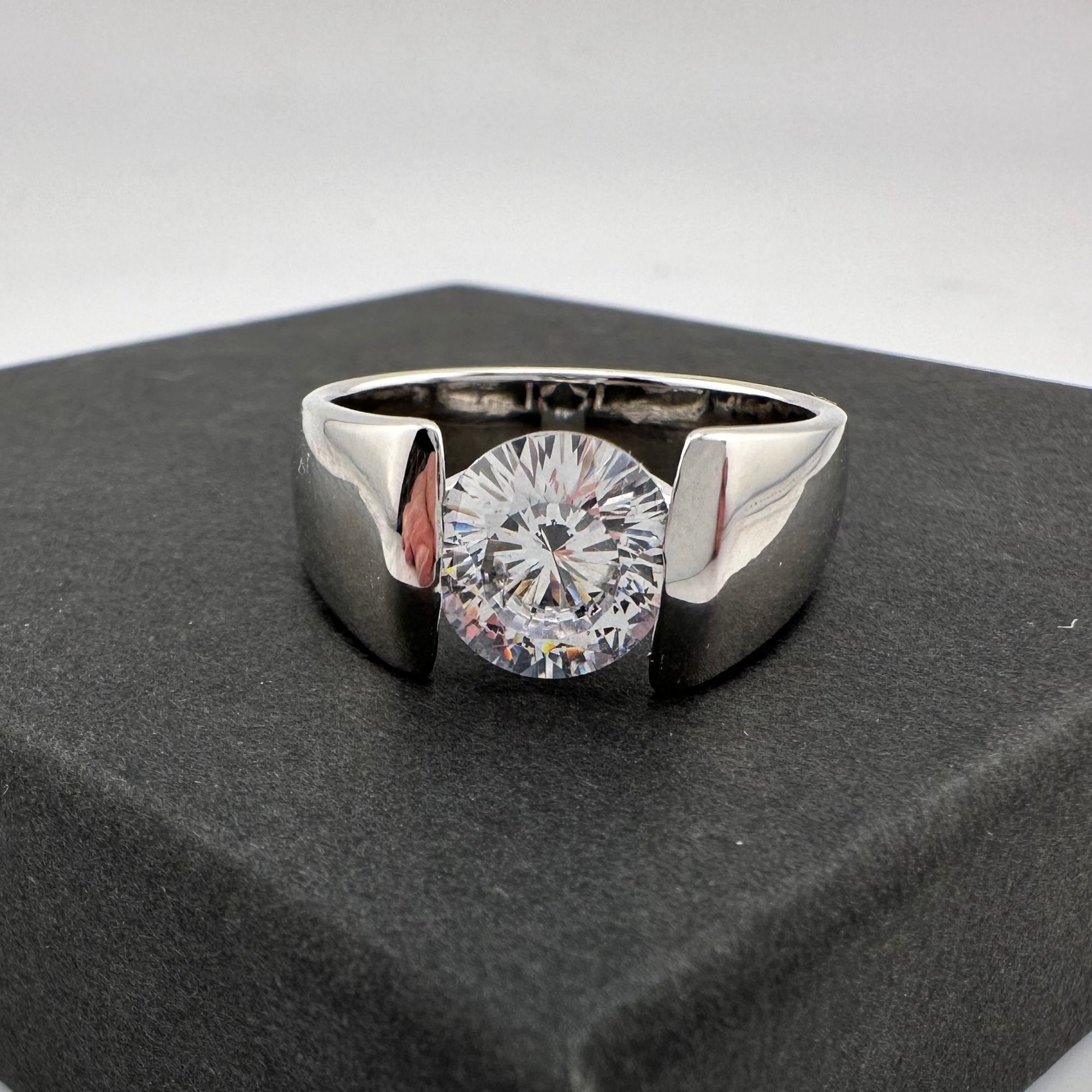 Other Shimmering and Beautiful 2.00 Carat DiamondLite Solitaire Size ONE SIZE - 22 Thumbnail