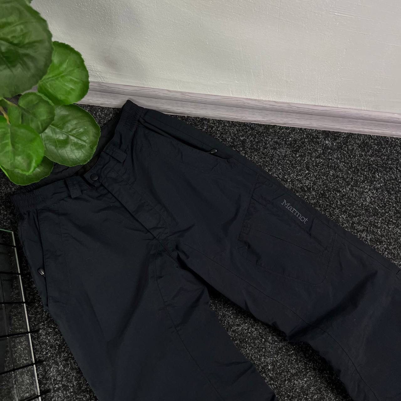 Marmot Marmot Ski Pants Black Gorpcore Outdoor Life Y2k Style Board Size 28" / US 6 / IT 42 - 1 Thumbnail