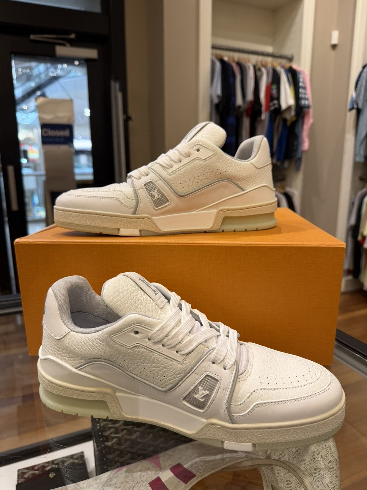 Louis Vuitton Louis Vuitton LV Trainer - White Size US 9 / EU 42 - 3 Thumbnail