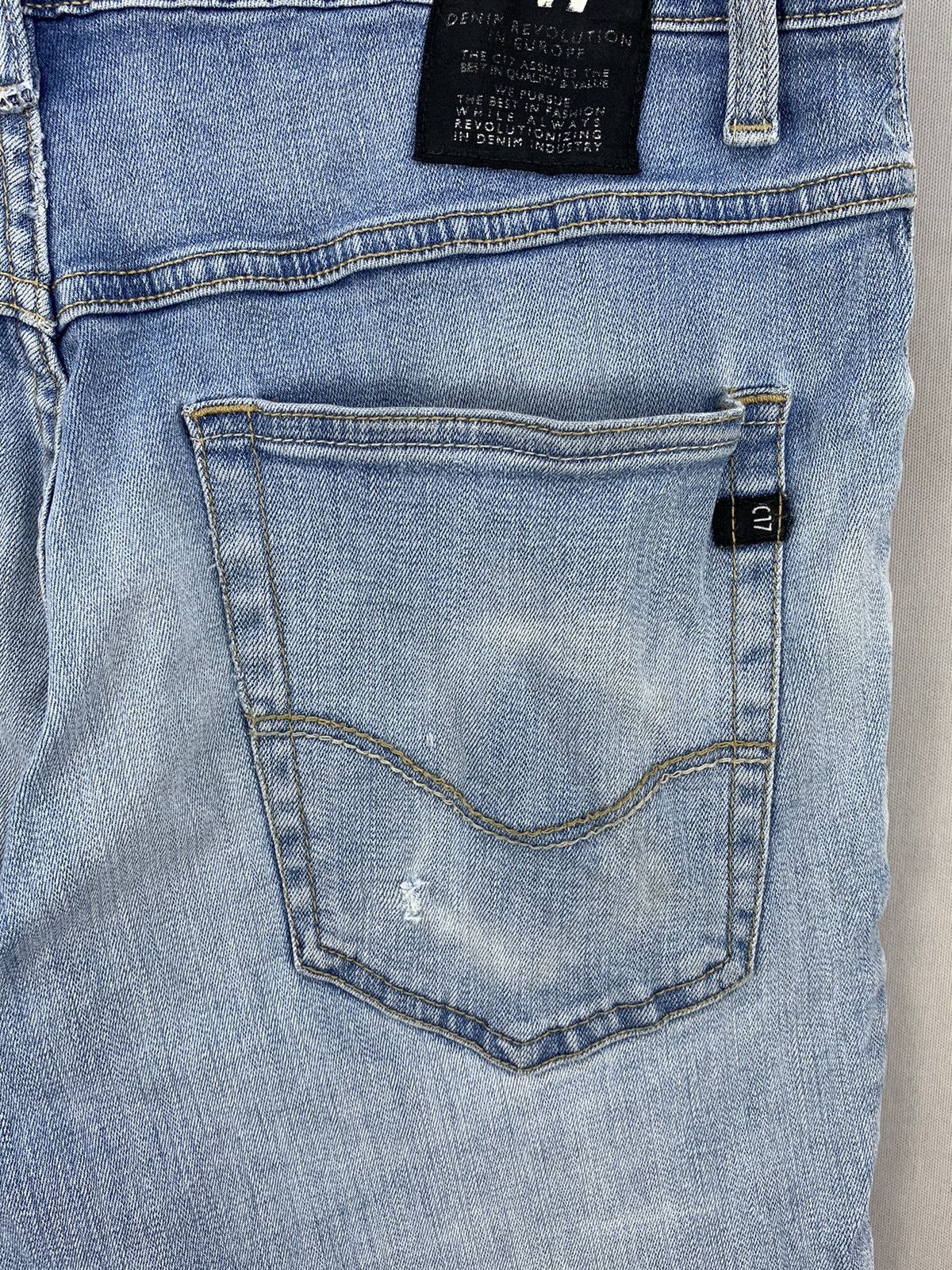 Japanese Brand C17 Distressed Light Wash Denim Jeans Pants Size US 31 - 12 Thumbnail