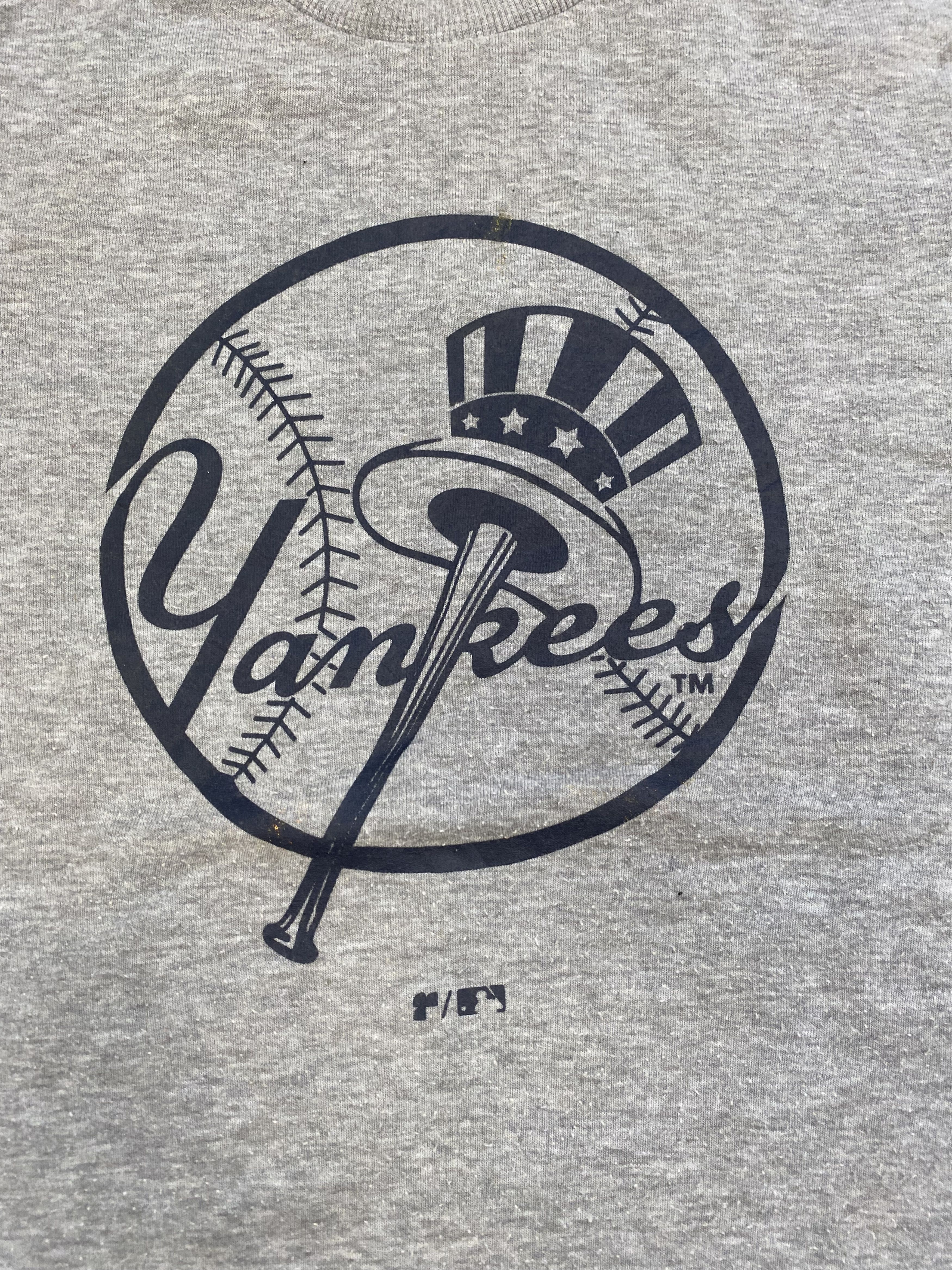 New York Yankees yankess long sleeve size L Size US L / EU 52-54 / 3 - 3 Thumbnail