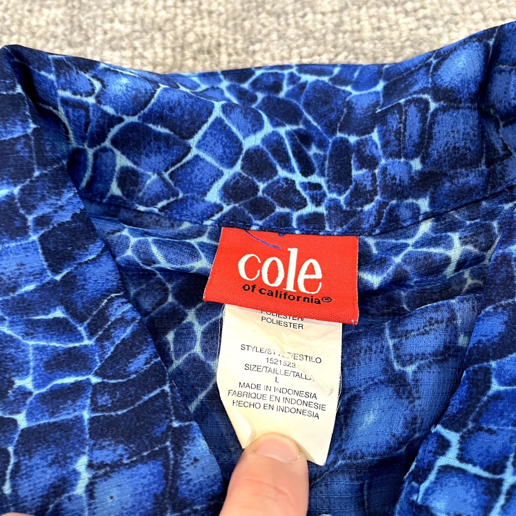 Vintage COLE of CALIFORNIA Shirt Women L Blue Bathing Suit Coverup Swim Beach Button Geometric Tunic Polyester Breathable Lightweight Machine Washable Size L / US 10 / IT 46 - 2 Thumbnail