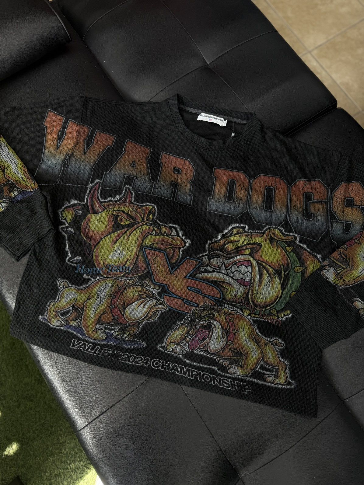 Vale Valley Bull Dogs Long Sleeve Tee Shirt Size XL (NEW) Size US XL / EU 56 / 4 - 1 Thumbnail