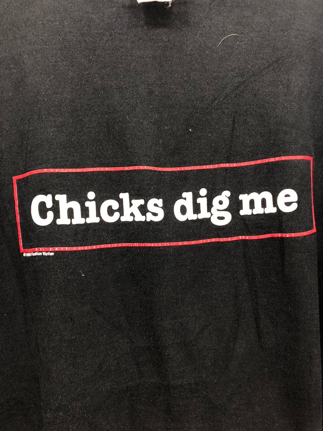 Vintage Vintage 1998's Chicks Dig Me shirt Fashion Victim wts01 Size US L / EU 52-54 / 3 - 3 Thumbnail