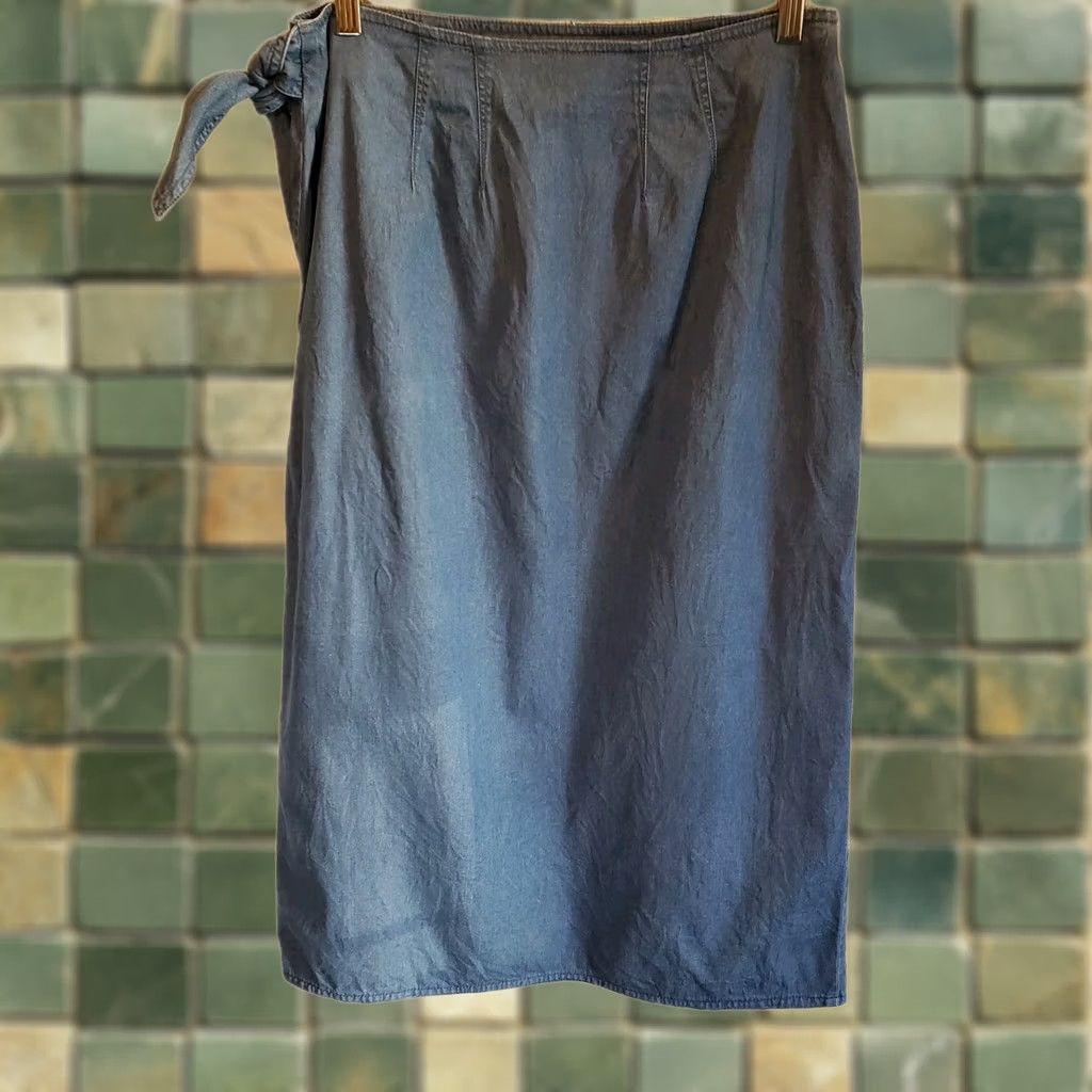 Denime VINTAGE Marsh Landing Denim Wrap Maxi Skirt 12 Blue Tie Side Cowgirl Popular All Seasons Summer Spring Fall Womens Size 34" / US 12 / IT 48 - 1 Thumbnail
