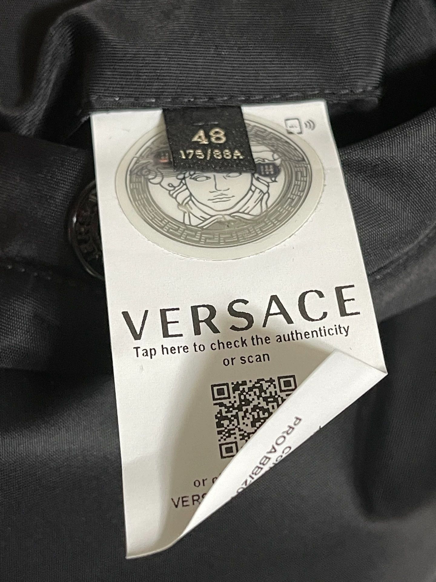 Versace Versace Nylon Loose Fit Jacket Size 48 Size US M / EU 48-50 / 2 - 8 Thumbnail