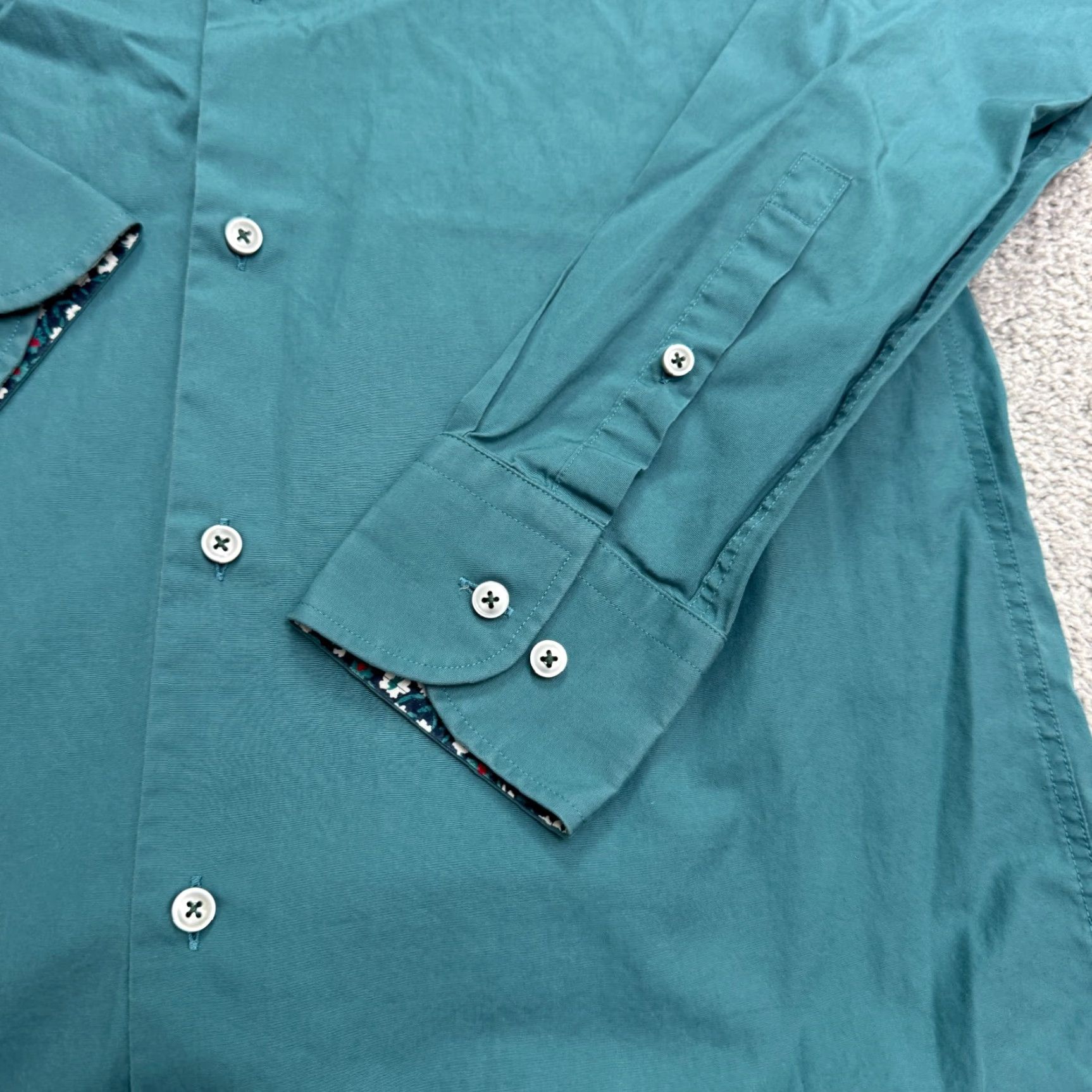 Hugo Boss VINTAGE Boss Hugo Boss Slim Fit Button-Up Shirt Mens 15 38 Teal Green Floral Shirt Adult Medium Blue Slim Fit VintageNoN/A Size US M / EU 48-50 / 2 - 4 Thumbnail