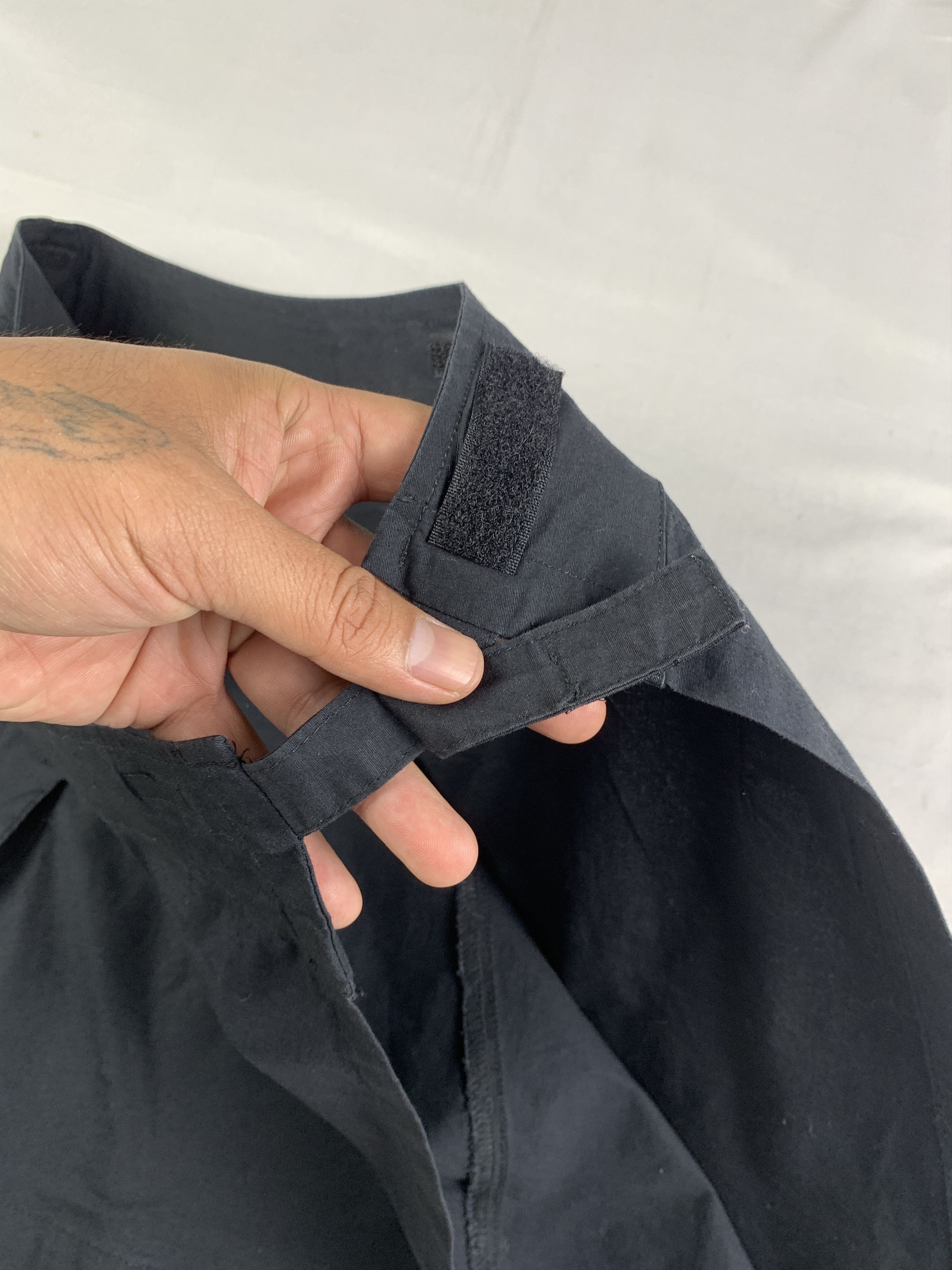 Japanese Brand Quechua Black Pocket Outer Wrapped Skirt (26-33) Size 28" / US 6 / IT 42 - 8 Thumbnail