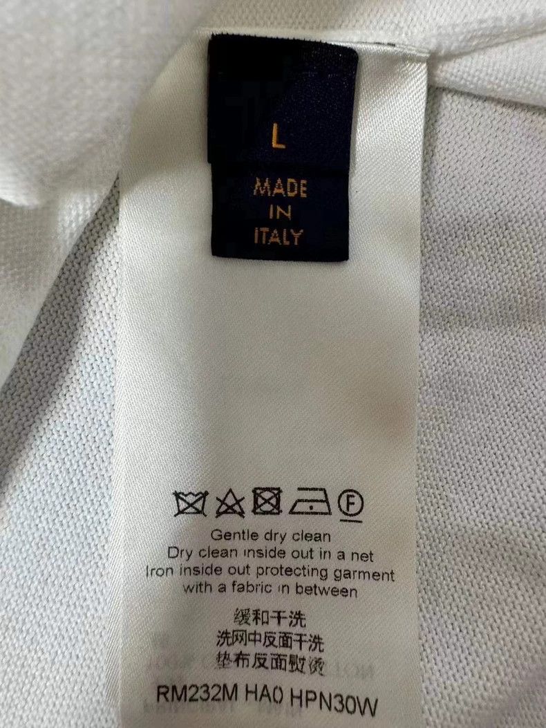 Louis Vuitton LOUIS VUITTON Limited short sleeves for Valentine's Day sho Size US L / EU 52-54 / 3 - 5 Thumbnail