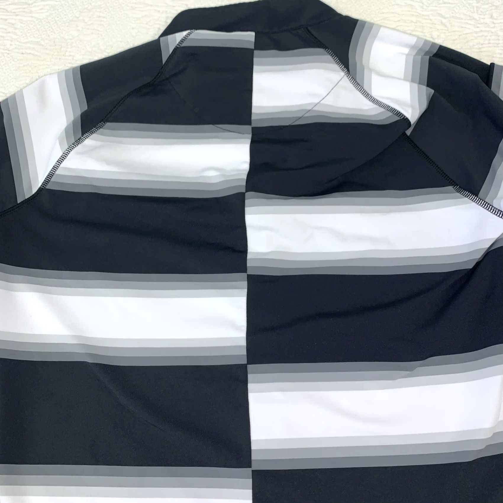 G/FORE G/FORE Offset Gradient Stripe Tech Quarter Zip Top Women’s Golf Shirt Size S / US 4 / IT 40 - 7 Thumbnail