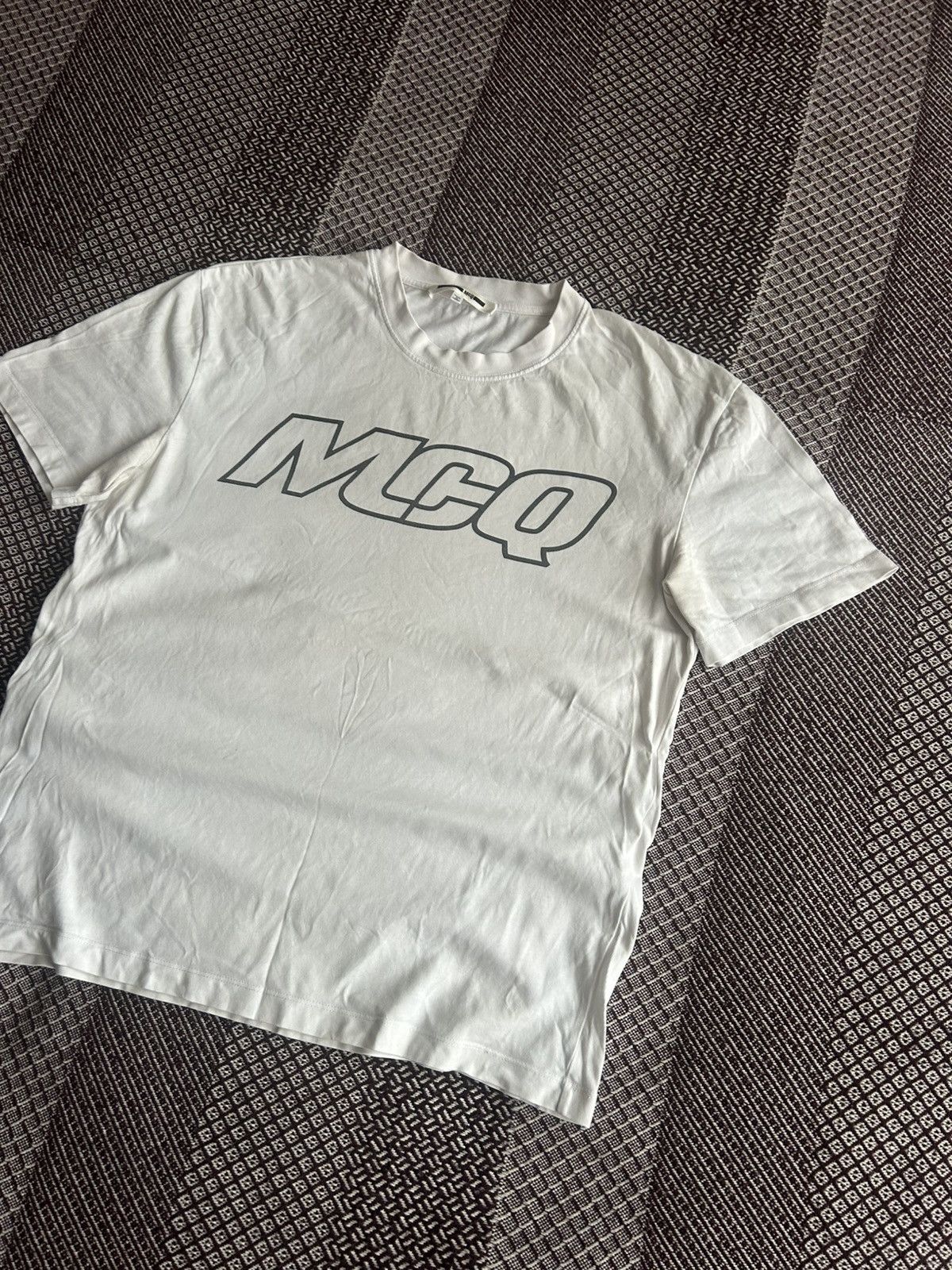 MCQ MCQ White Tee Mens Big Logo Size Medium Streetwear Size US M / EU 48-50 / 2 - 2 Thumbnail