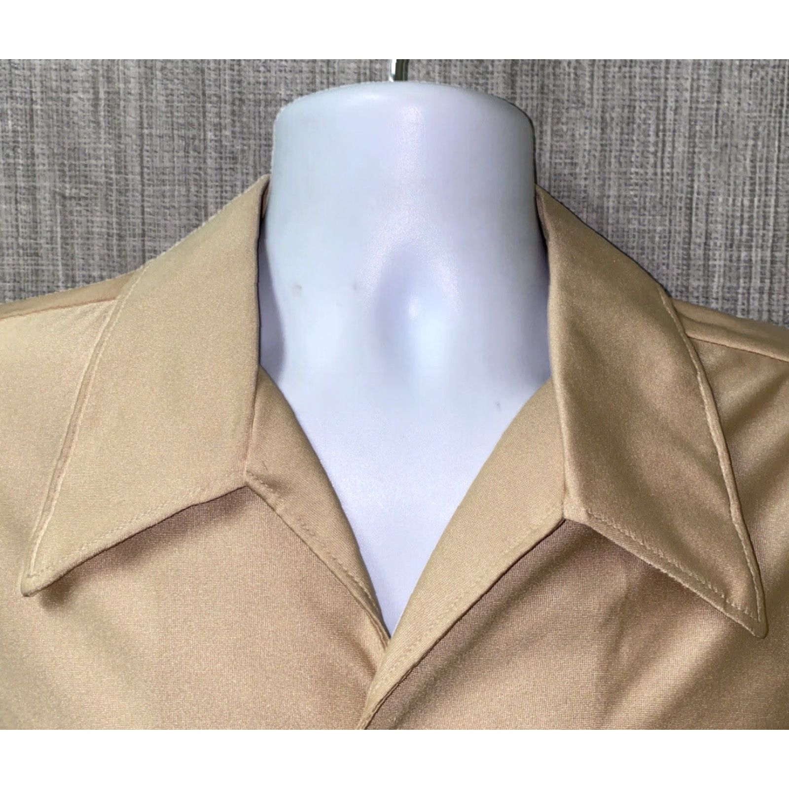 Vintage Nylon Beige Shirt Long Sleeve Button Front Mens XLT USA Made Casual Size US XL / EU 56 / 4 - 3 Thumbnail