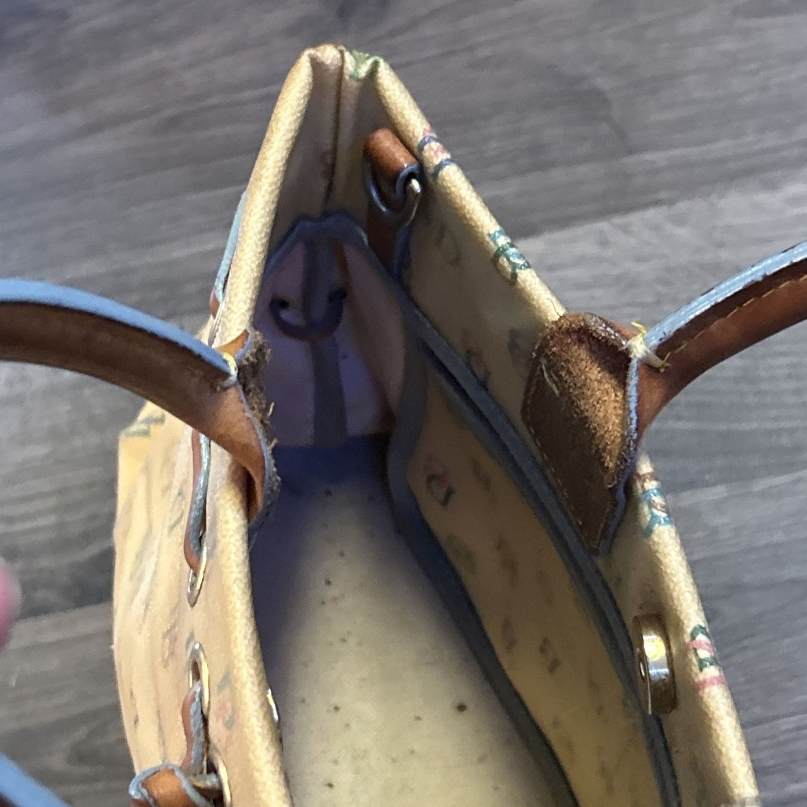 Dooney & Bourke Dooney & Bourke Pale Yellow& Tan Vinyl Handbag Purse Leather Size ONE SIZE - 14 Thumbnail
