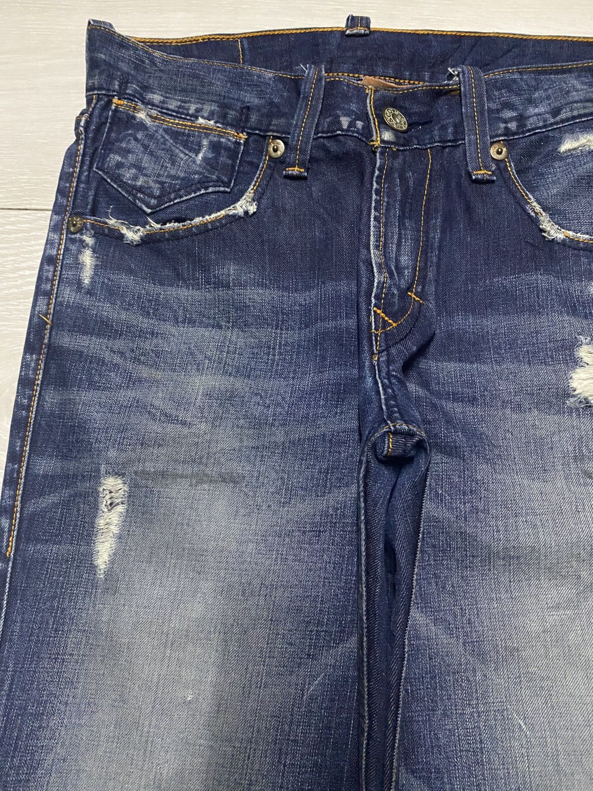 Levi's Vintage Levis 504 Fade Wash Distressed Straight Loose Jeans Size US 32 / EU 48 - 7 Thumbnail