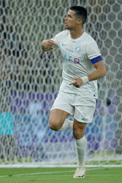 Nike Al Nassr away 2022/2023 cristiano ronaldo jersey football Size US L / EU 52-54 / 3 - 17 Thumbnail