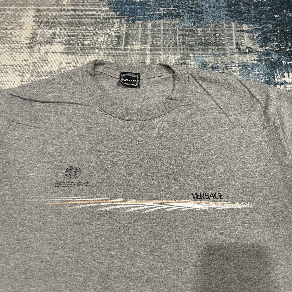 Versace Versace T-shirt Grey With Linear Logo Print Size US M / EU 48-50 / 2 - 2 Thumbnail