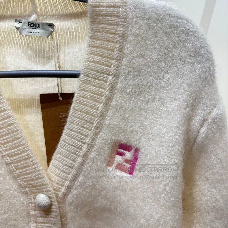 Fendi Fendi Double F Embroidered V-neck Short Knit Cardigan Size XS / US 0-2 / IT 36-38 - 5 Thumbnail