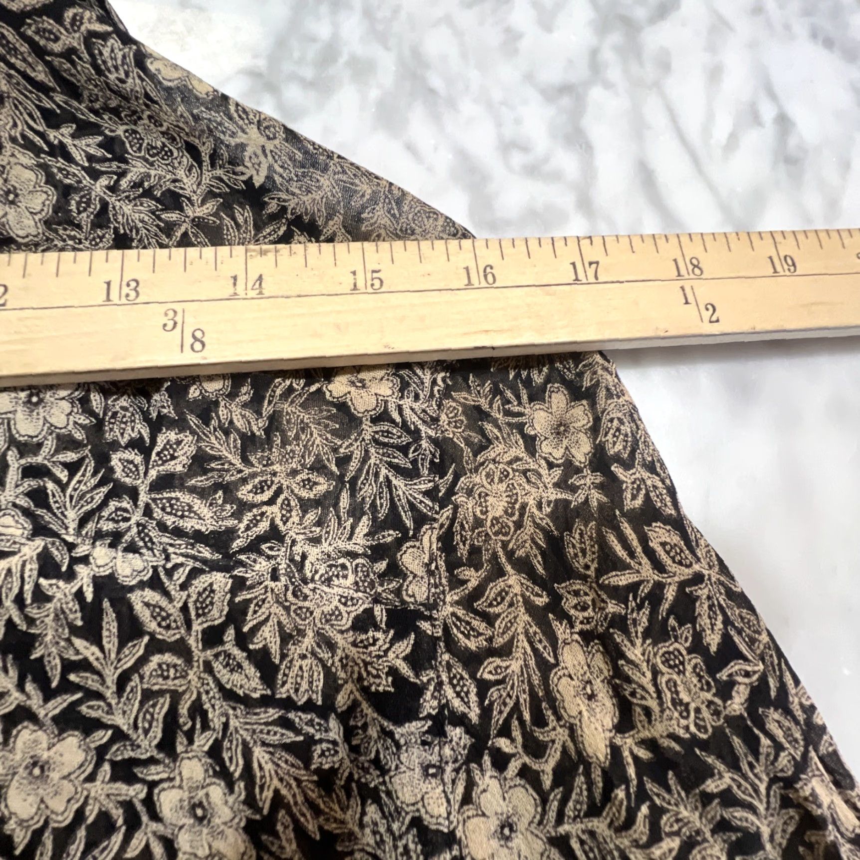 Bcbgmaxazria VINTAGE BCBGMAXAZRIA Blouse Floral Sheer Long Sleeve L Cuff Drape USA Women's L Black Pattern Floral Vintage Yes Size L / US 10 / IT 46 - 7 Thumbnail